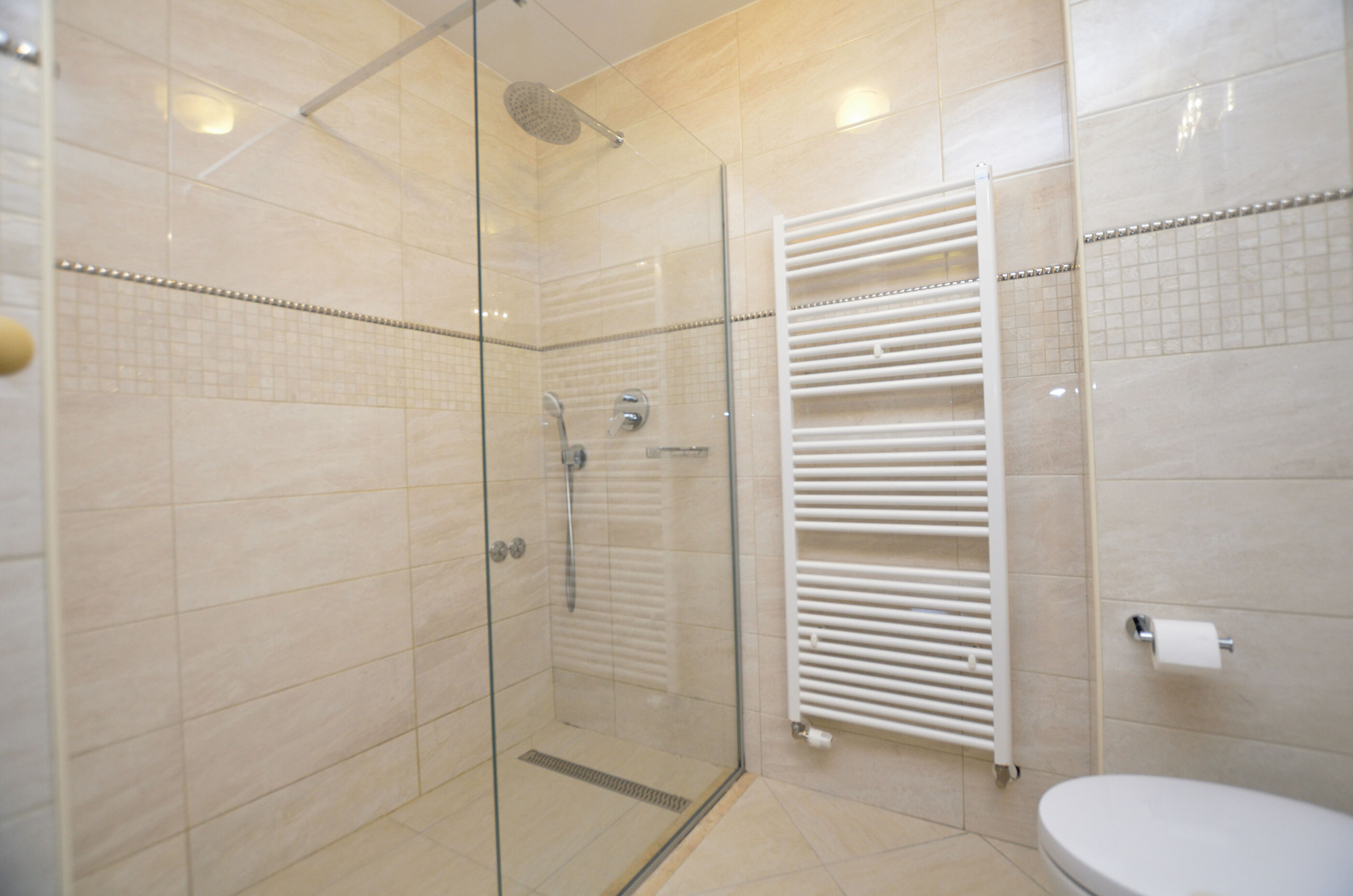 Apartments Ljubomir 67851-A1