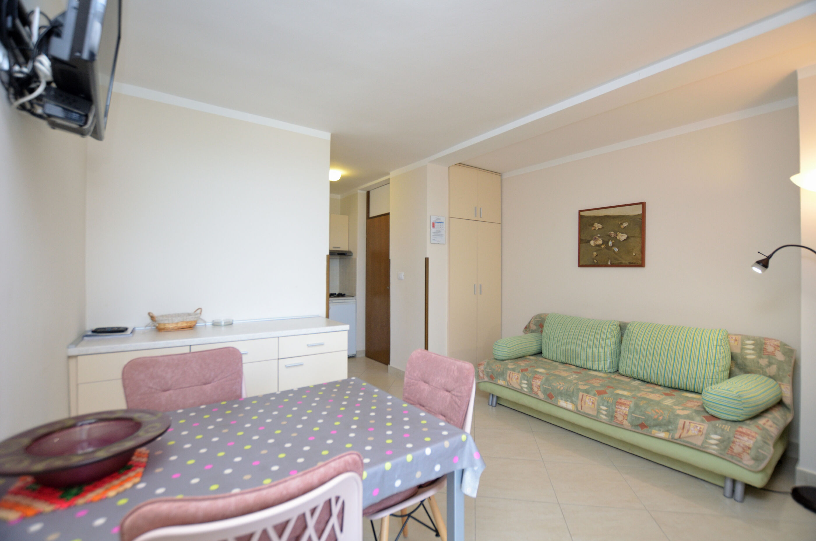 Apartments Ljubomir 67851-A2