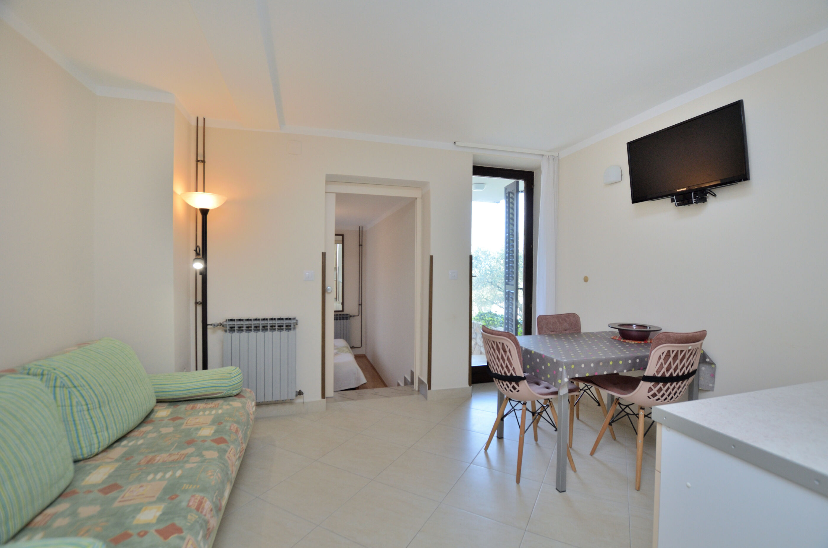 Apartments Ljubomir 67851-A2