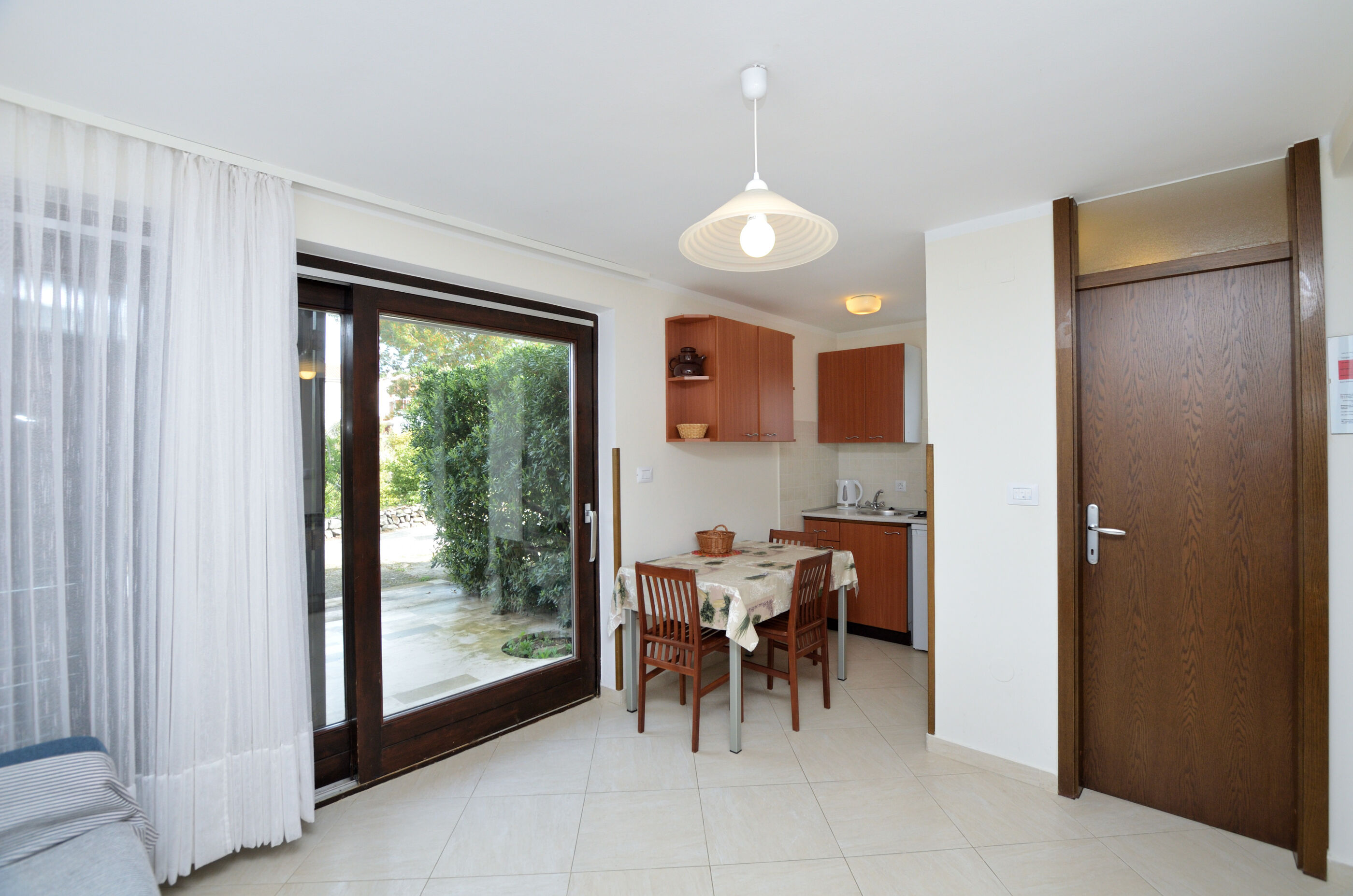 Apartments Ljubomir 67851-A3
