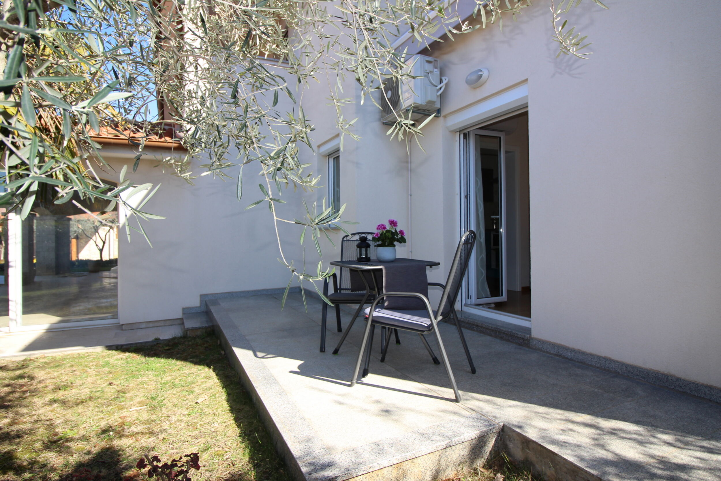 Apartment Paradiso 1 82681-A1