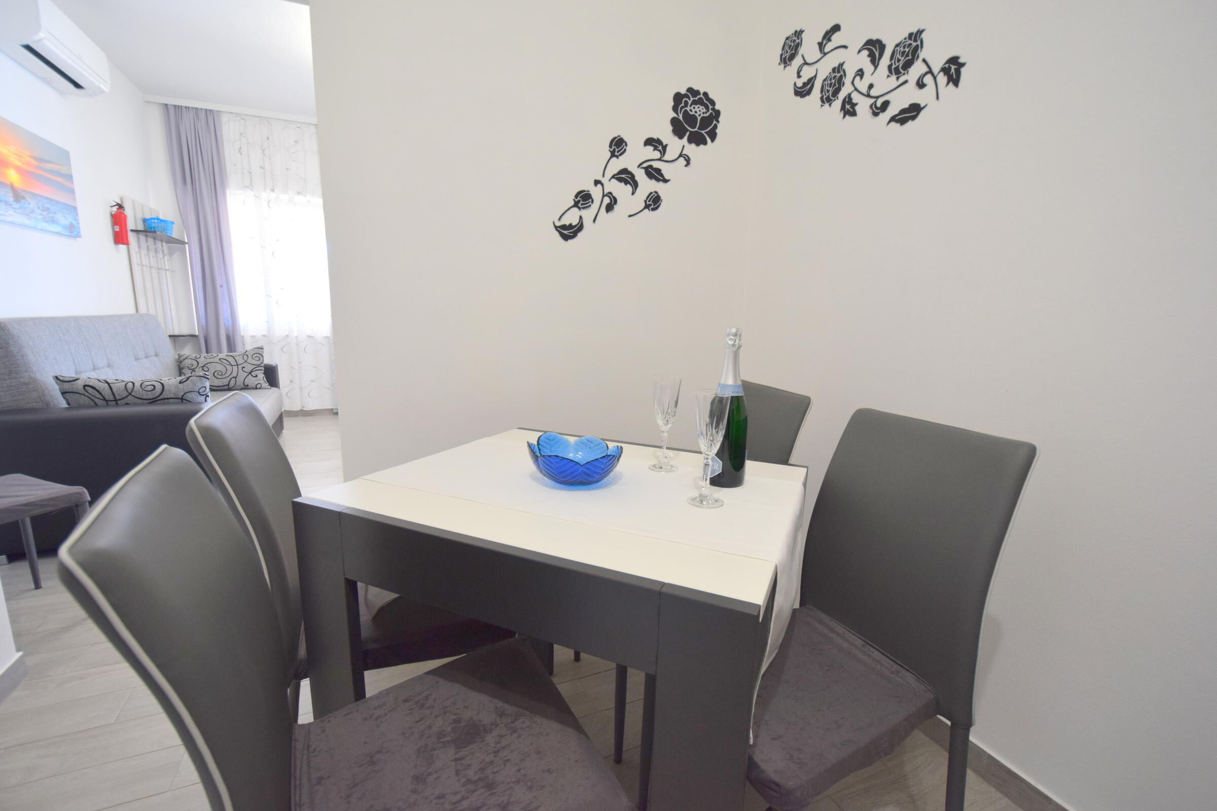 Apartments Mladenka 62176-A7