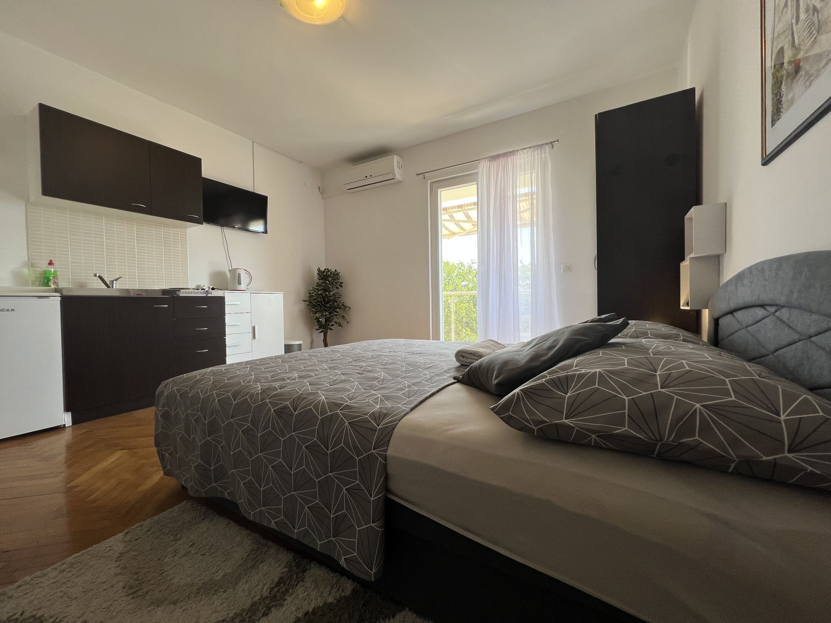 Apartments Ivona 24011-A4