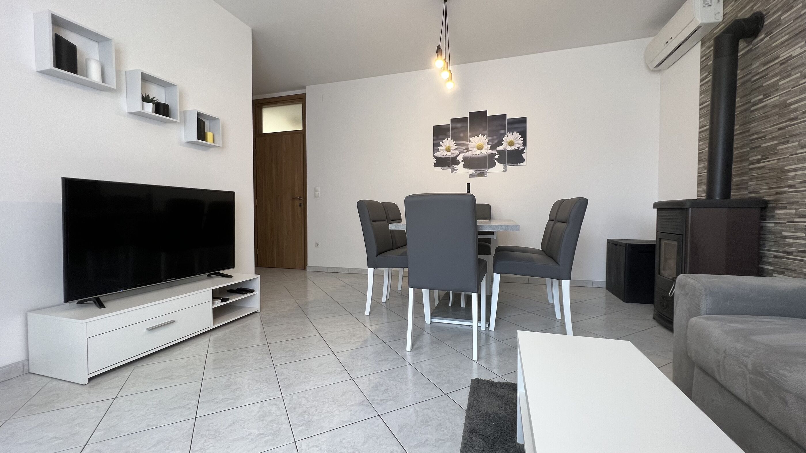 Apartments Ivona 24011-A1