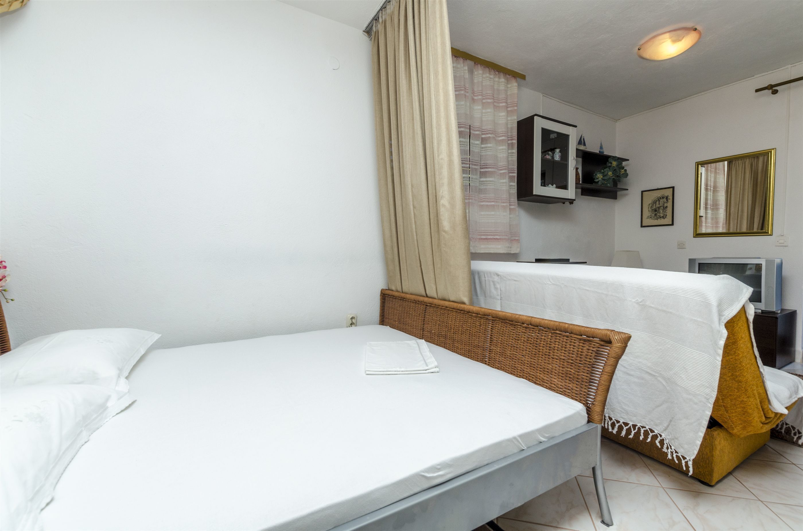Apartments Dvornik 44361-A2