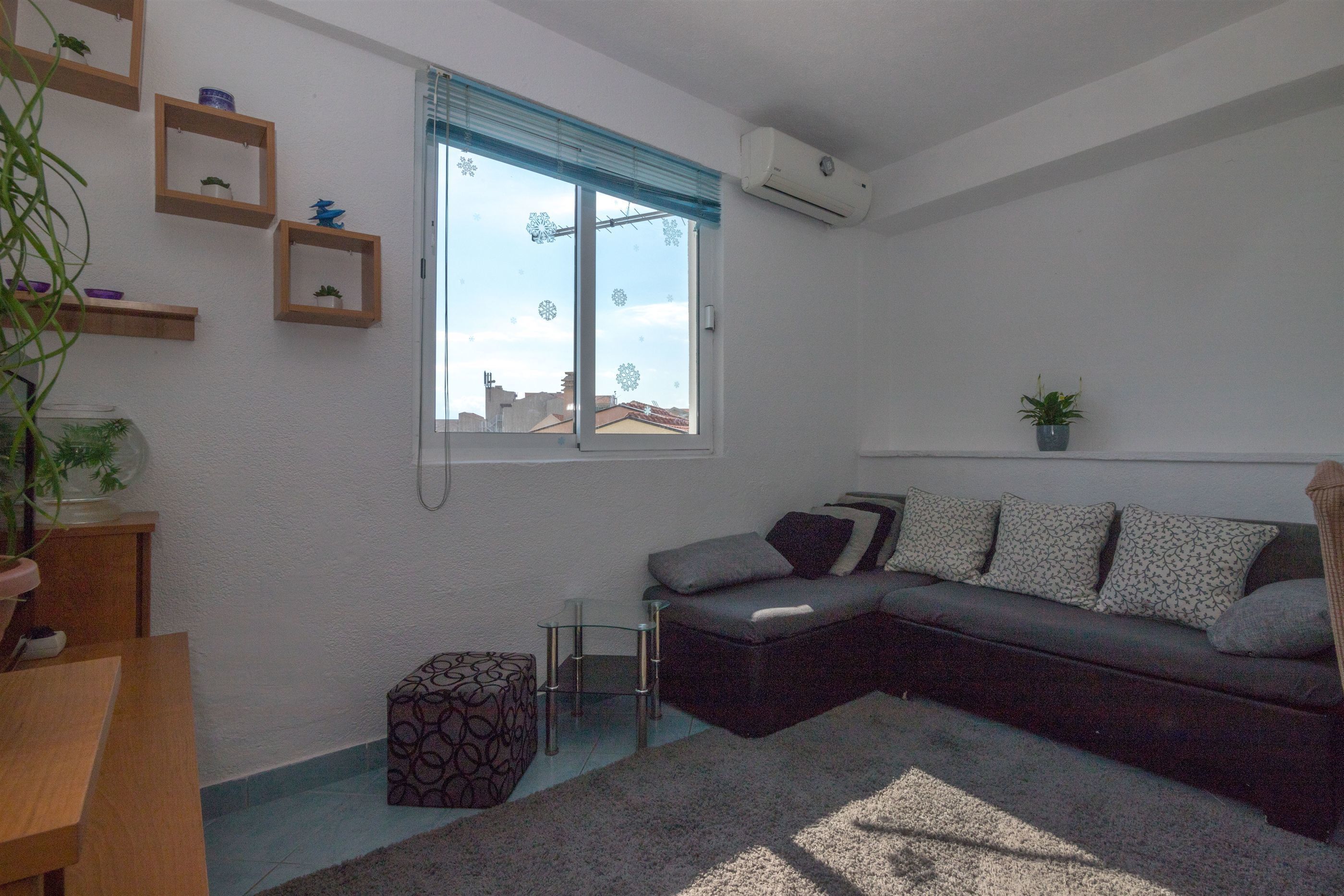 Apartments Tolj 37031-A2