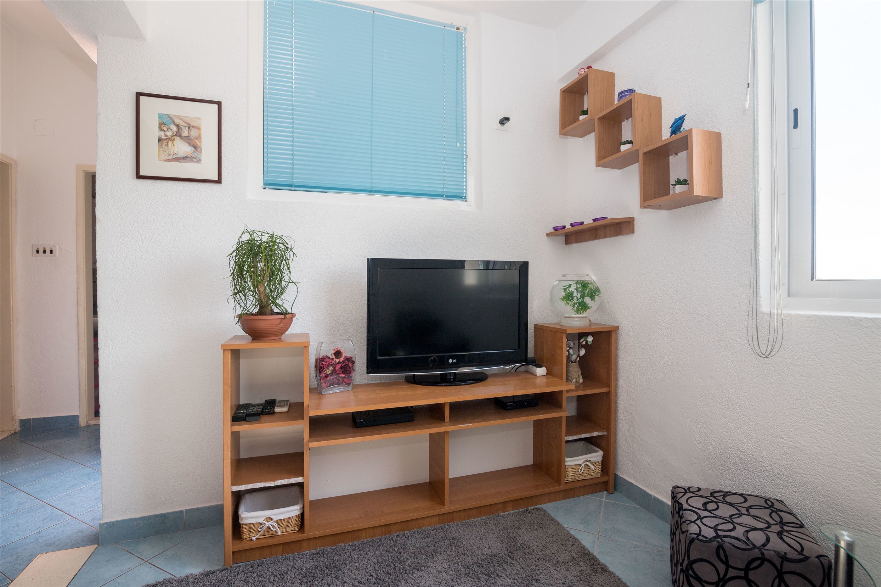 Apartments Tolj 37031-A2