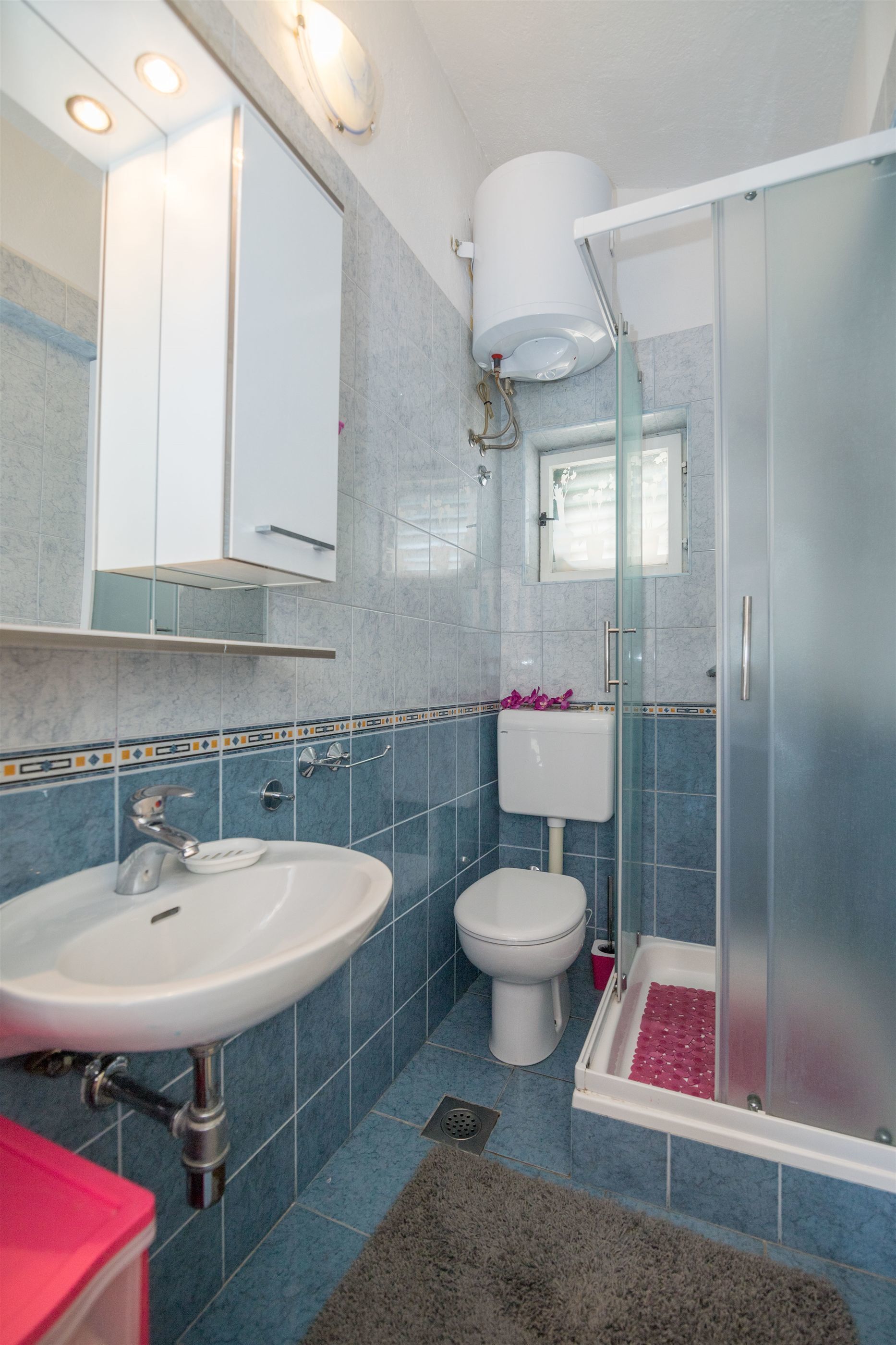Apartments Tolj 37031-A2