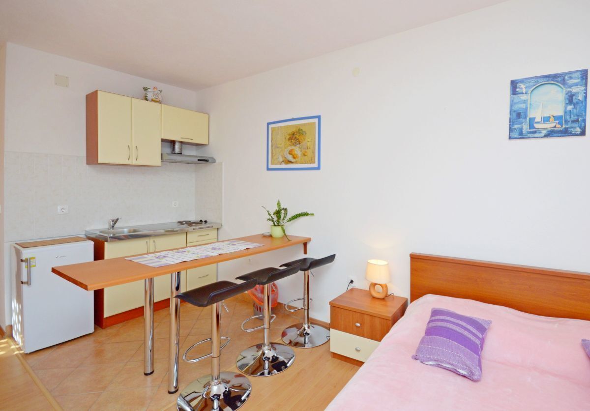 Apartments Luka 53731-A3