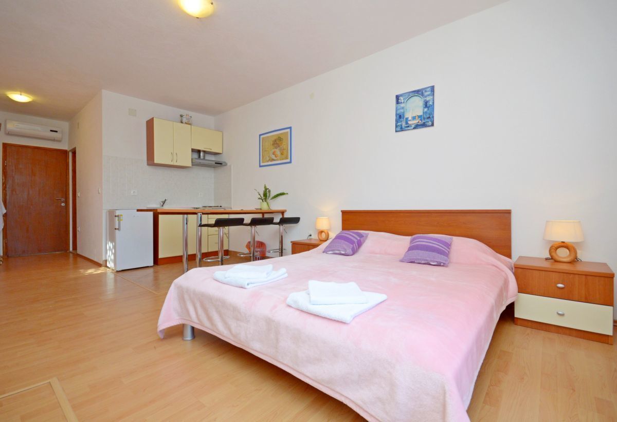 Apartments Luka 53731-A3