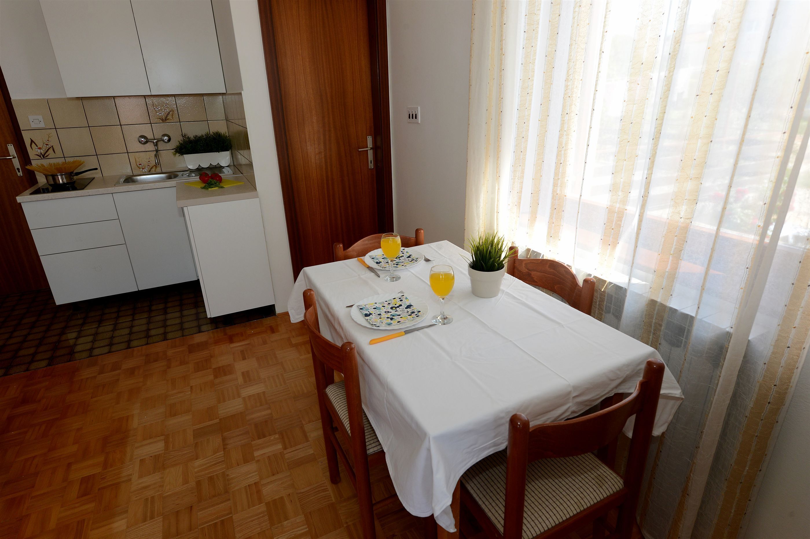 Apartments Anđelko 22491-A4