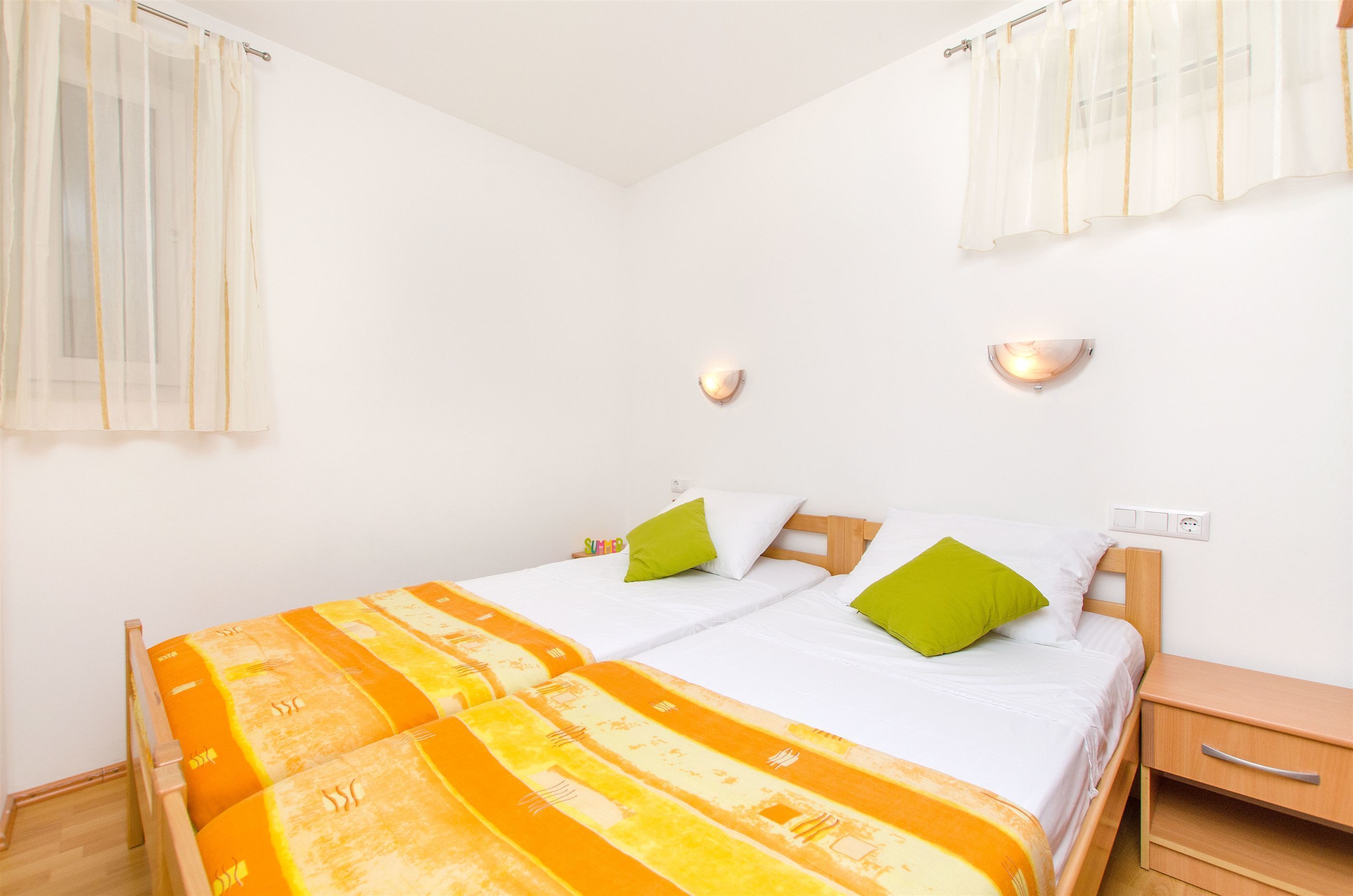 Apartments Mira 44971-A1