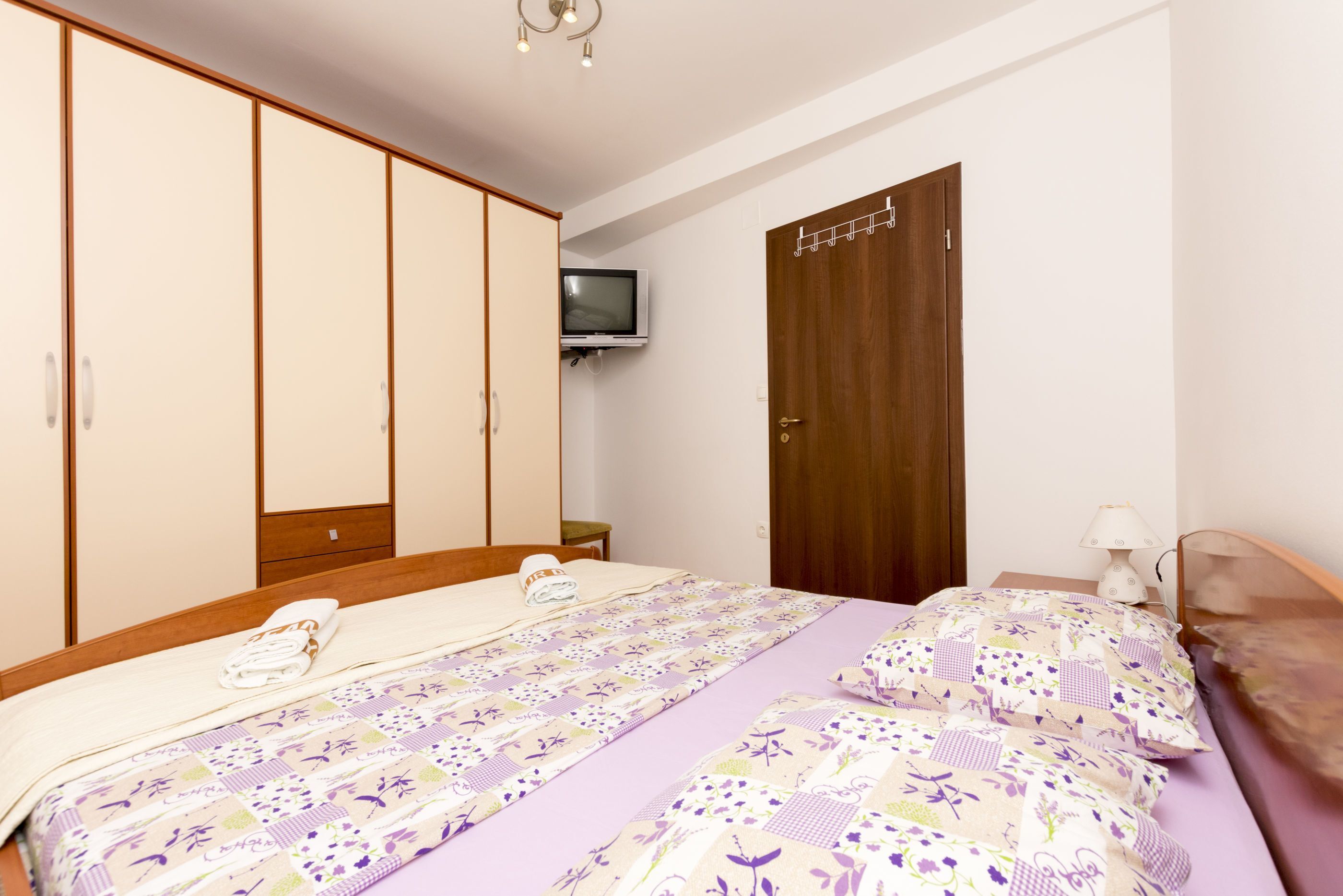 Apartments Mira 44971-A5