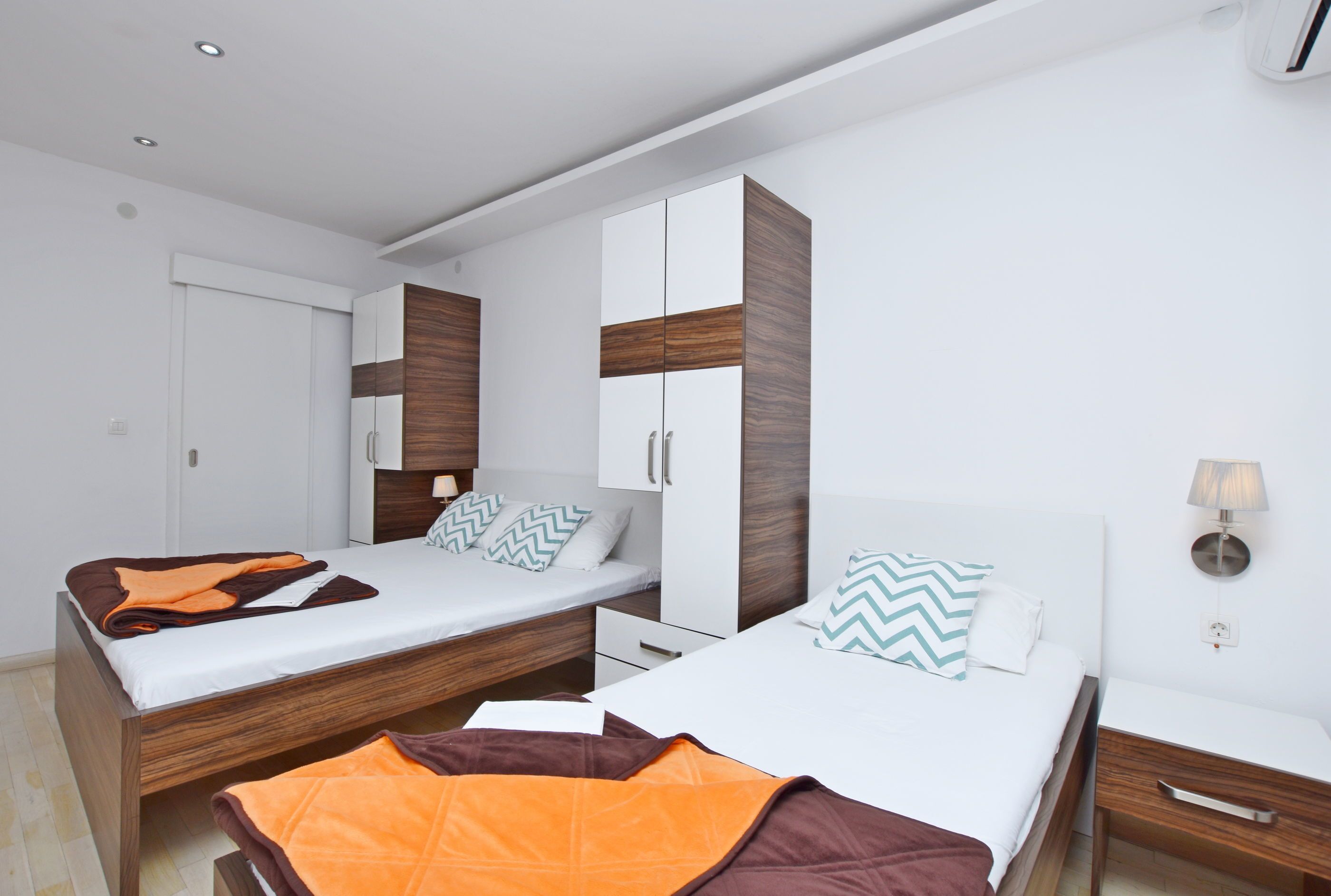 Apartments Ivanović 92981-A1