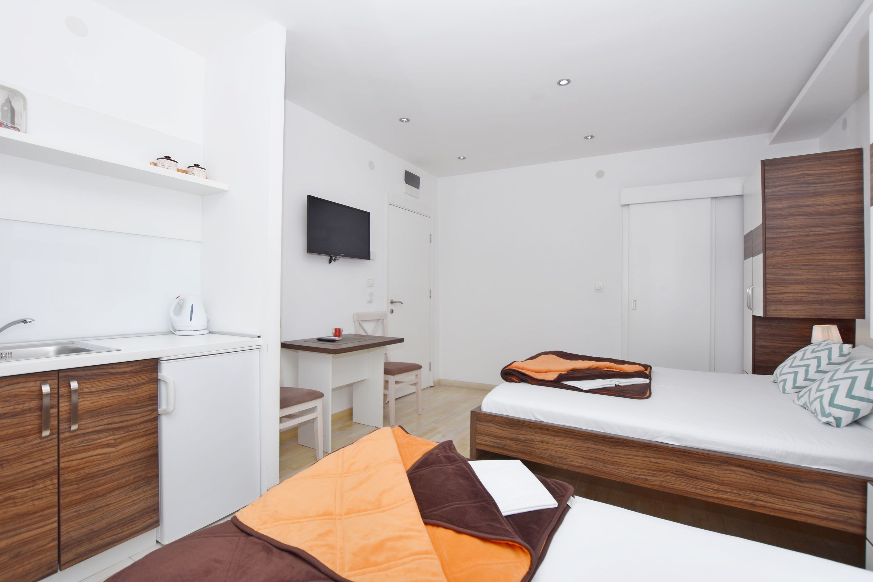 Apartments Ivanović 92981-A1