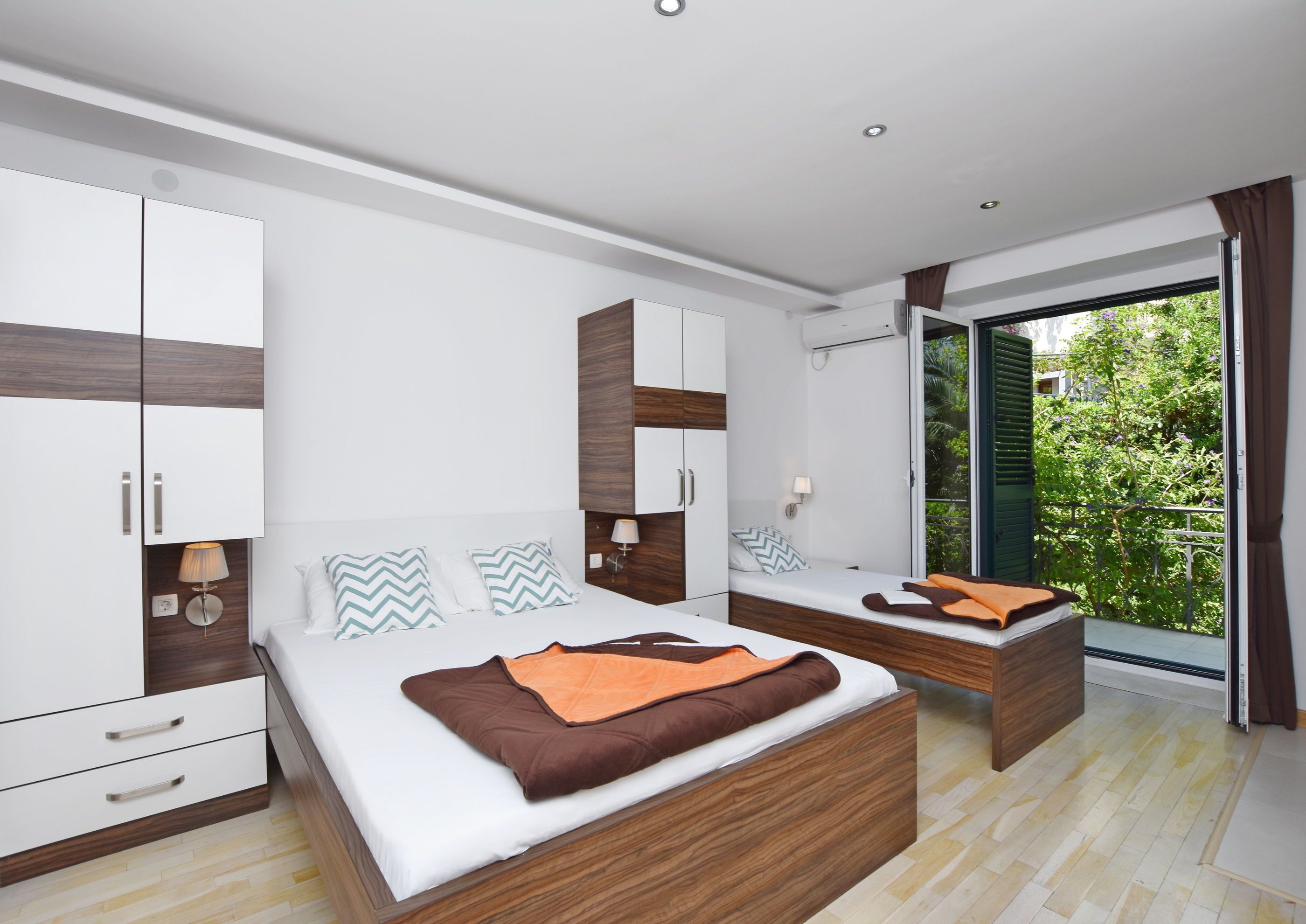 Apartments Ivanović 92981-A1