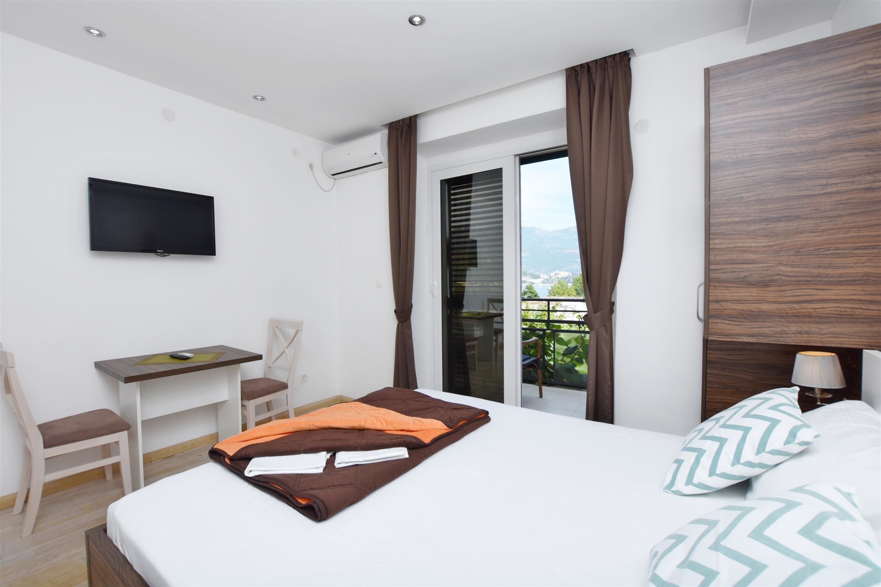 Apartments Ivanović 92981-A4