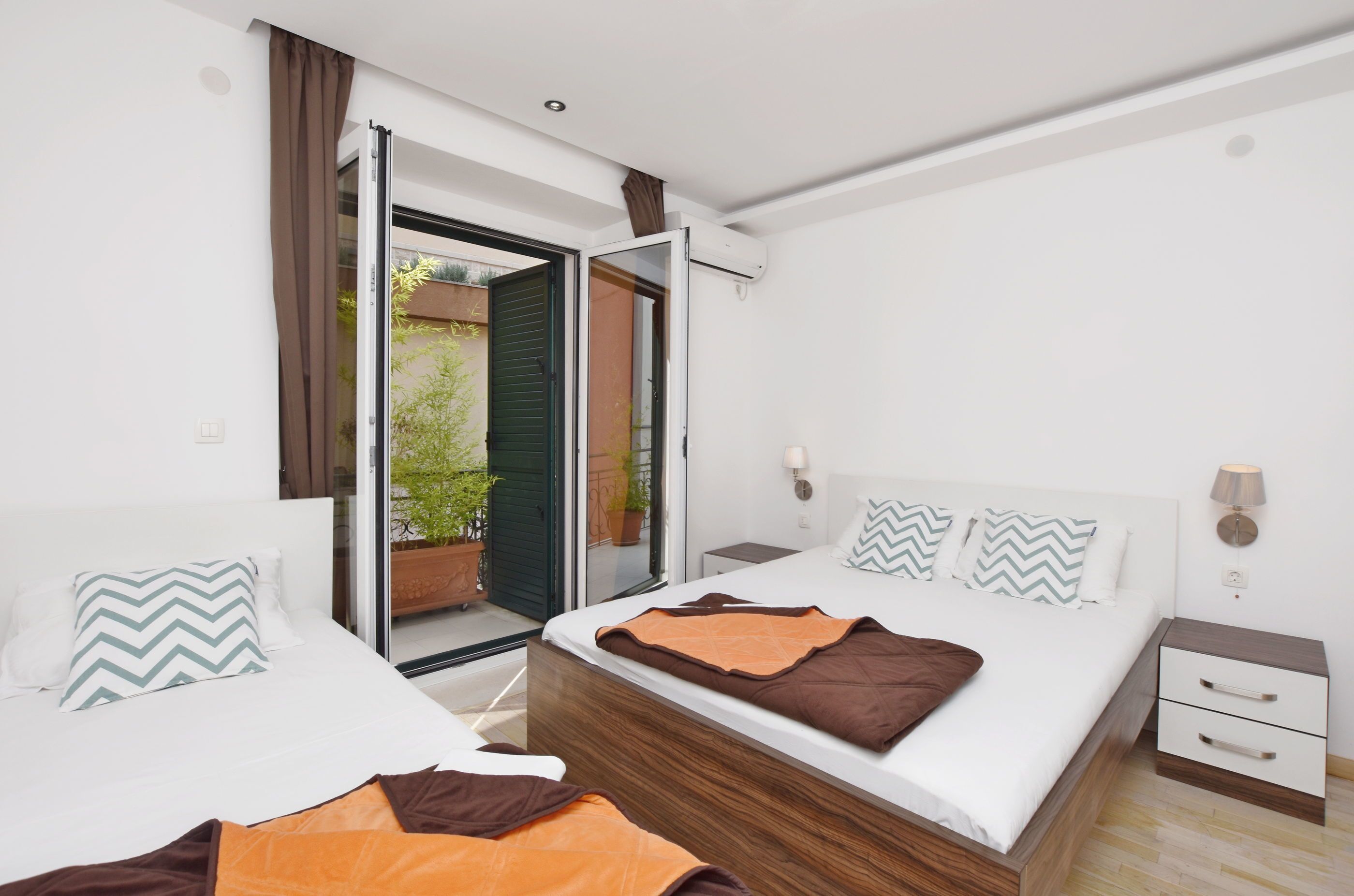 Apartments Ivanović 92981-S1
