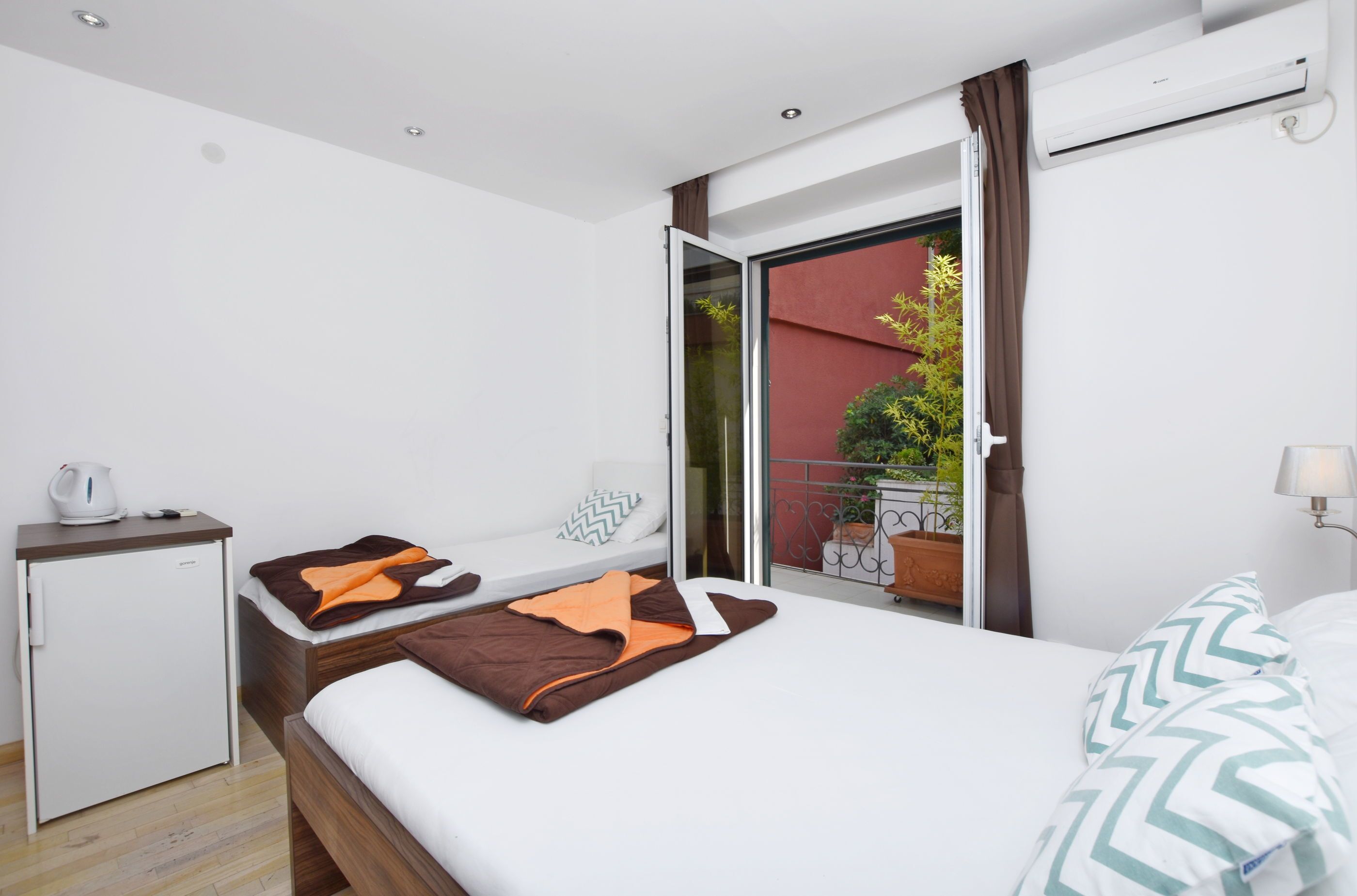 Apartments Ivanović 92981-S1