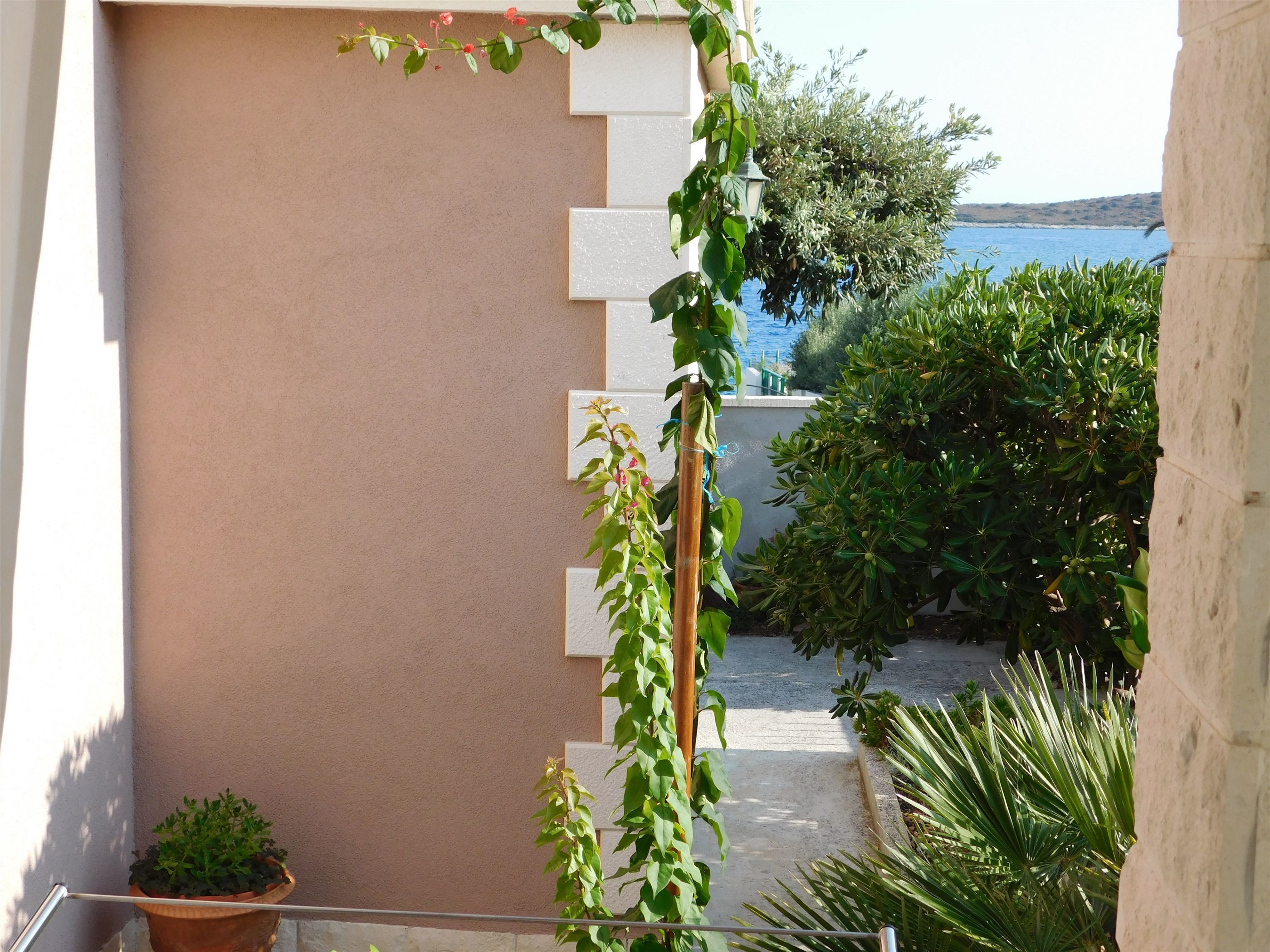 Apartments Mirjana 45561-A1