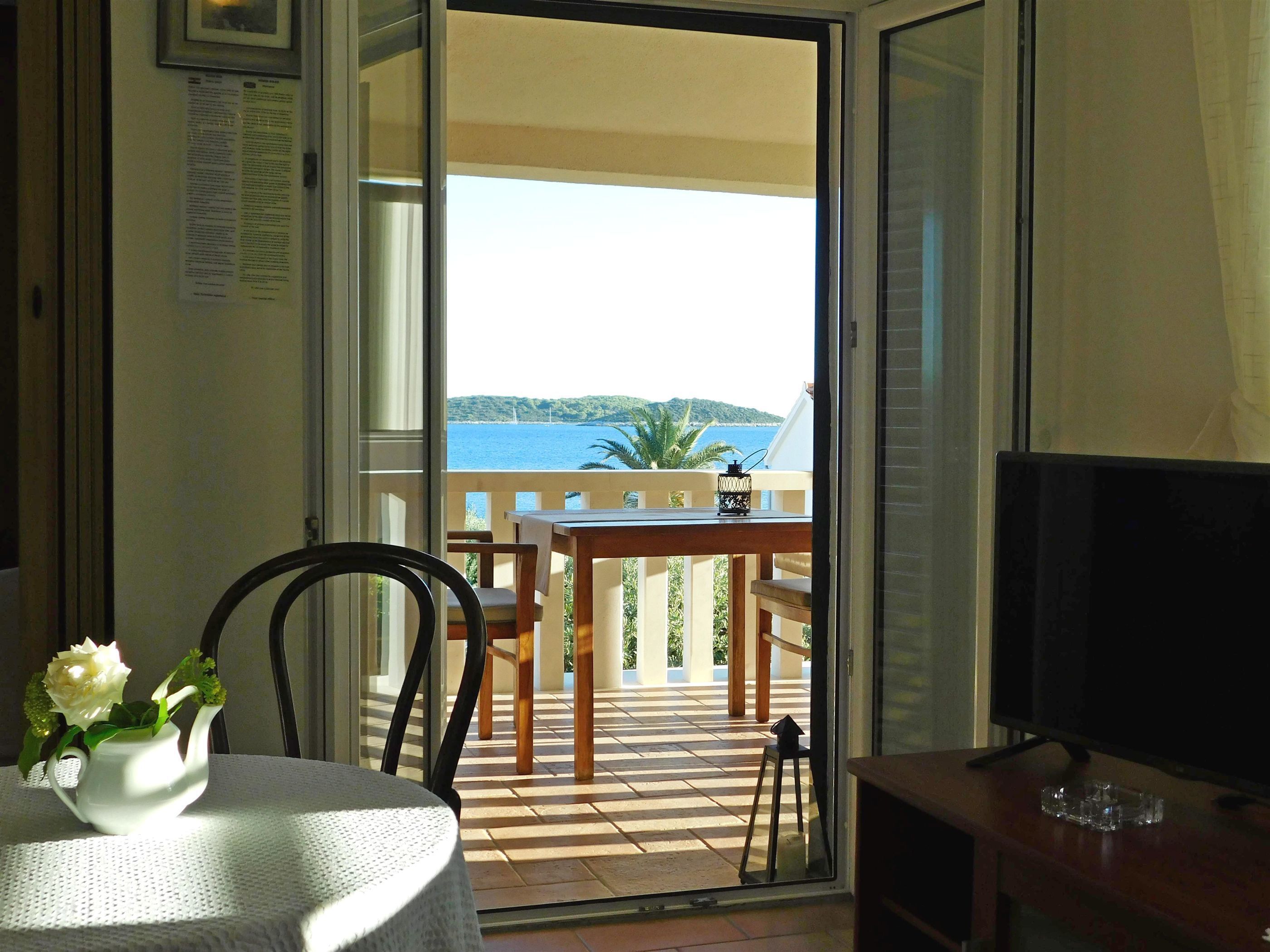Apartments Mirjana 45561-A3