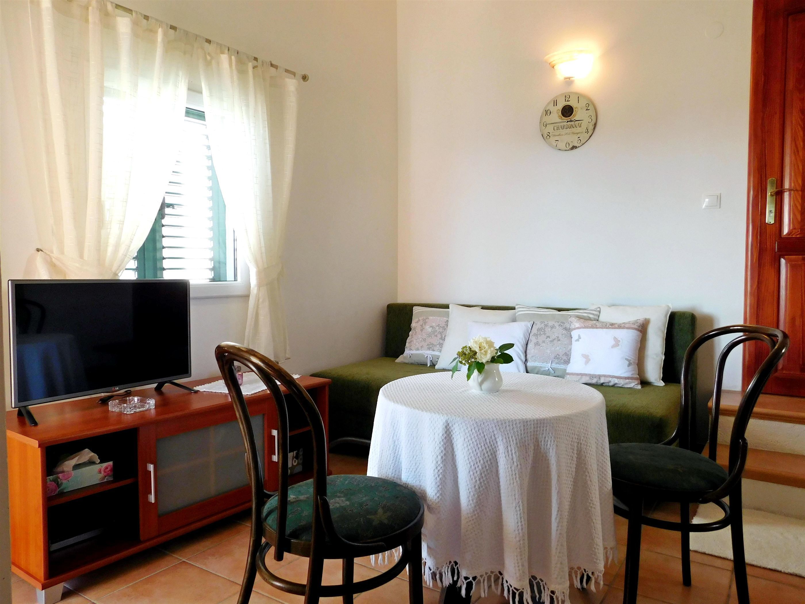 Apartments Mirjana 45561-A3