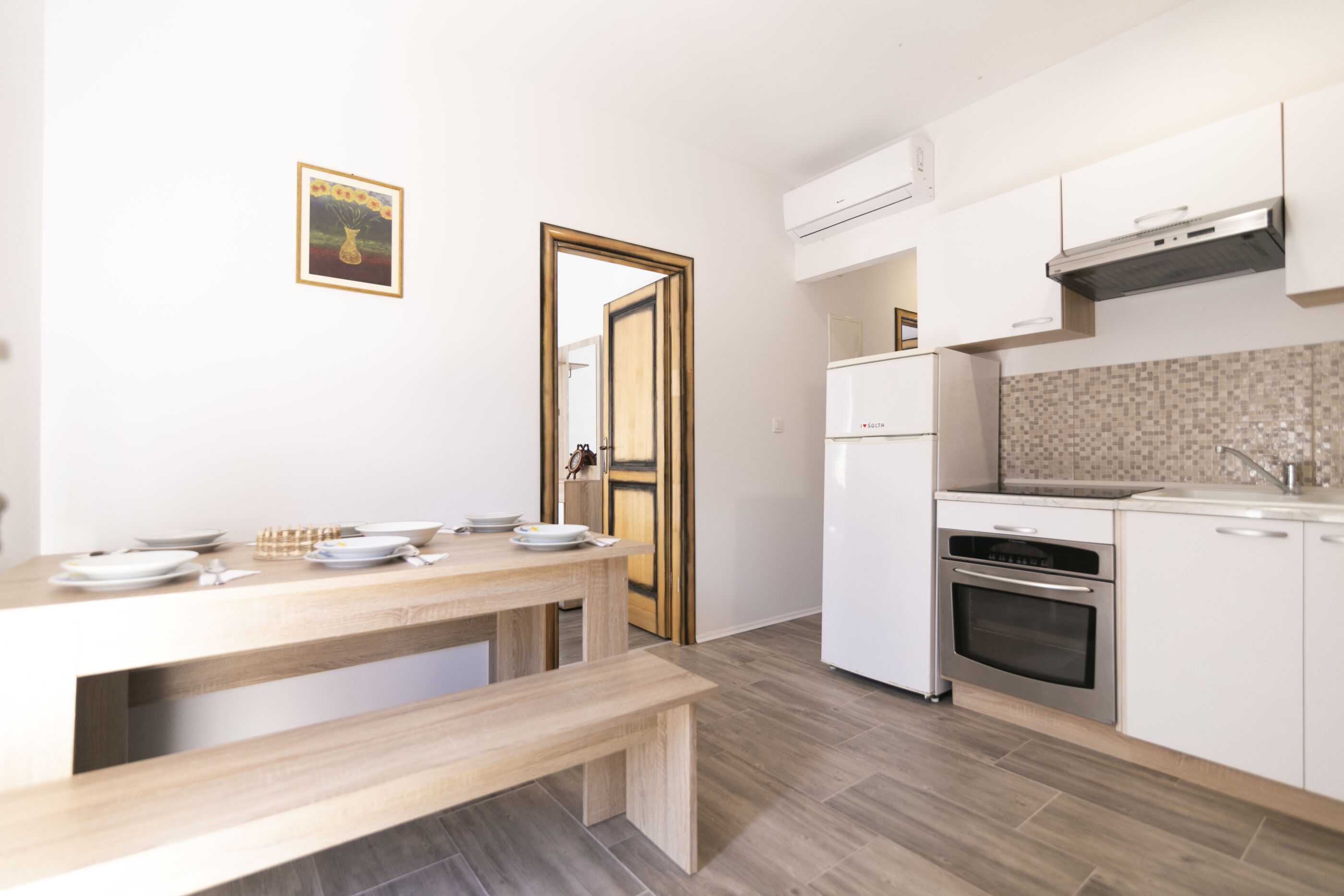 Apartments Royal 2 90522-A4
