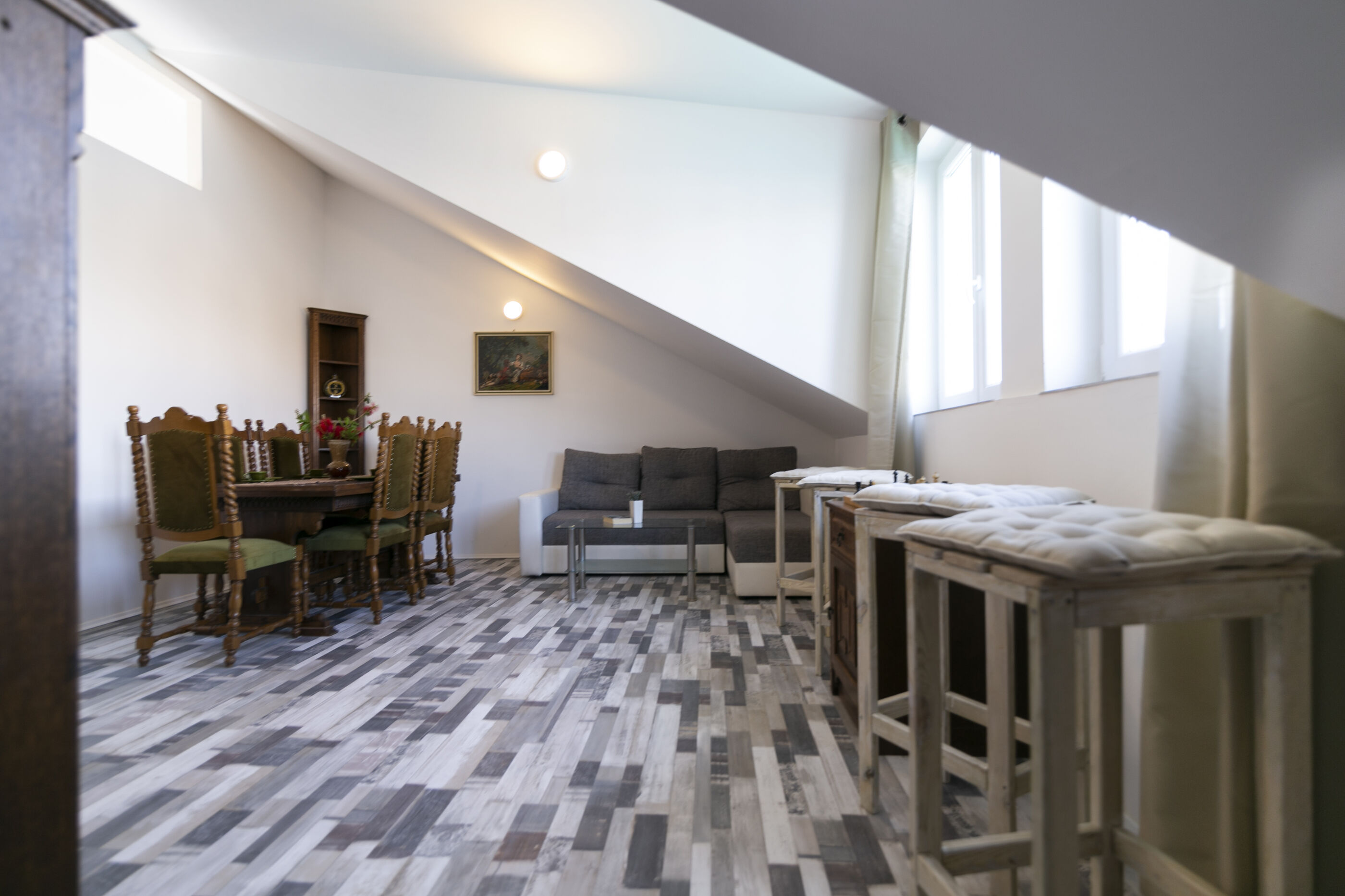 Apartments Royal 2 90522-A5
