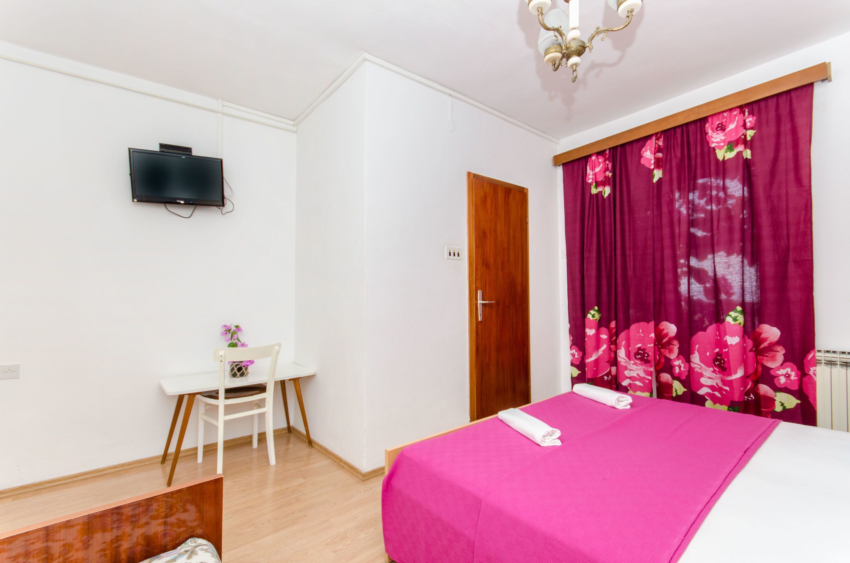 Apartment and Rooms Ivan 45191-S6