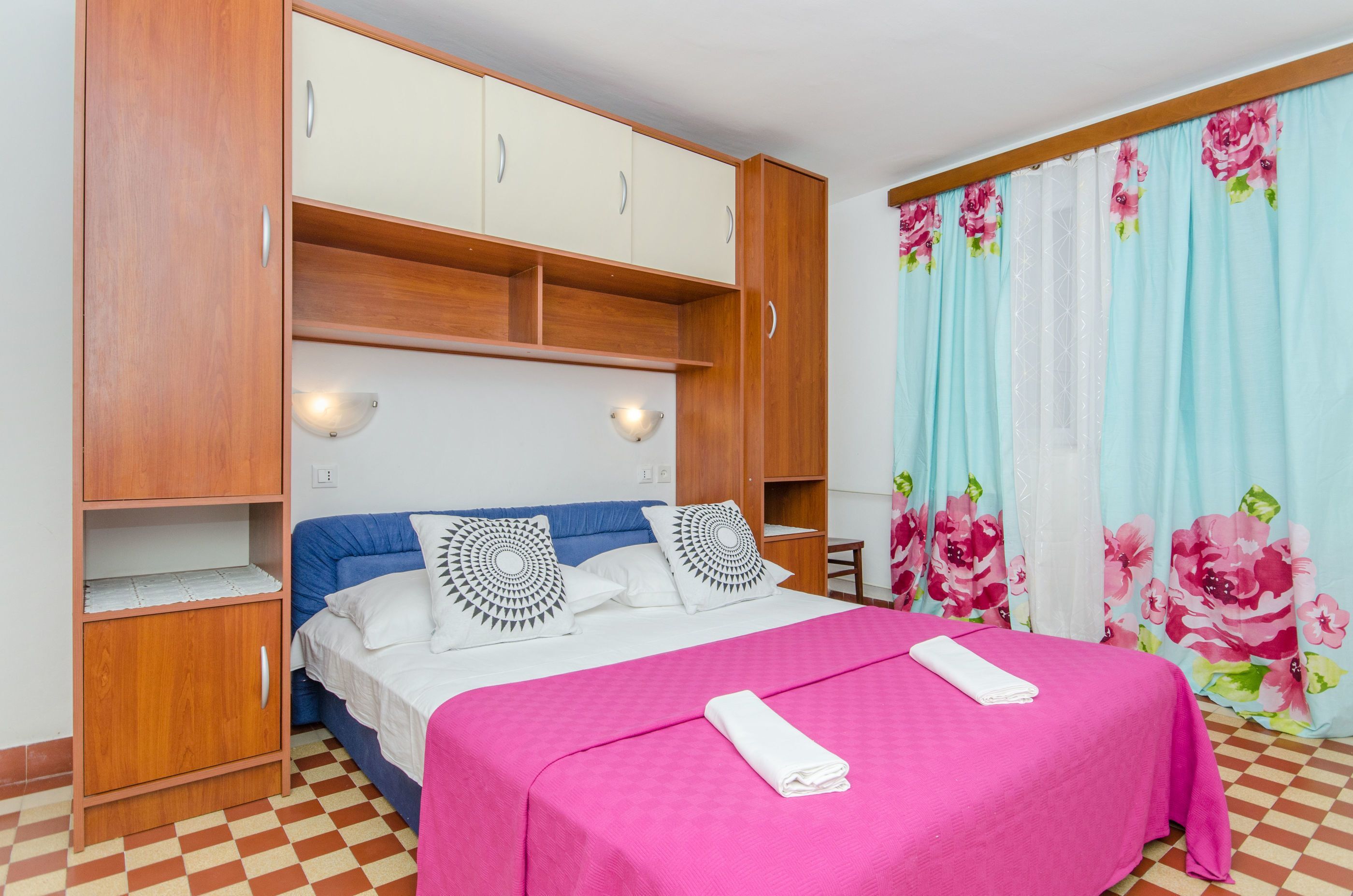 Apartment and Rooms Ivan 45191-A3