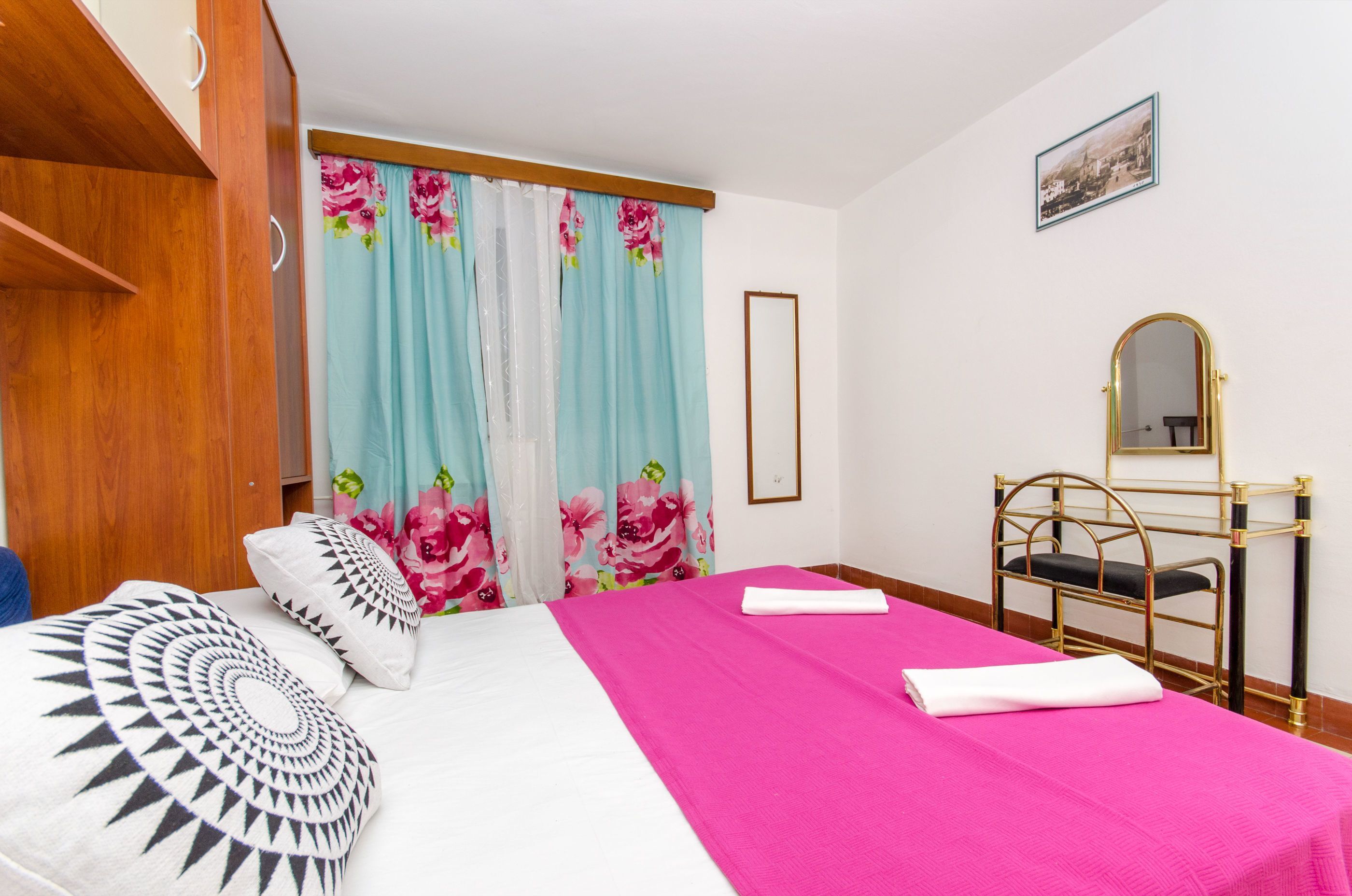 Apartment and Rooms Ivan 45191-A3
