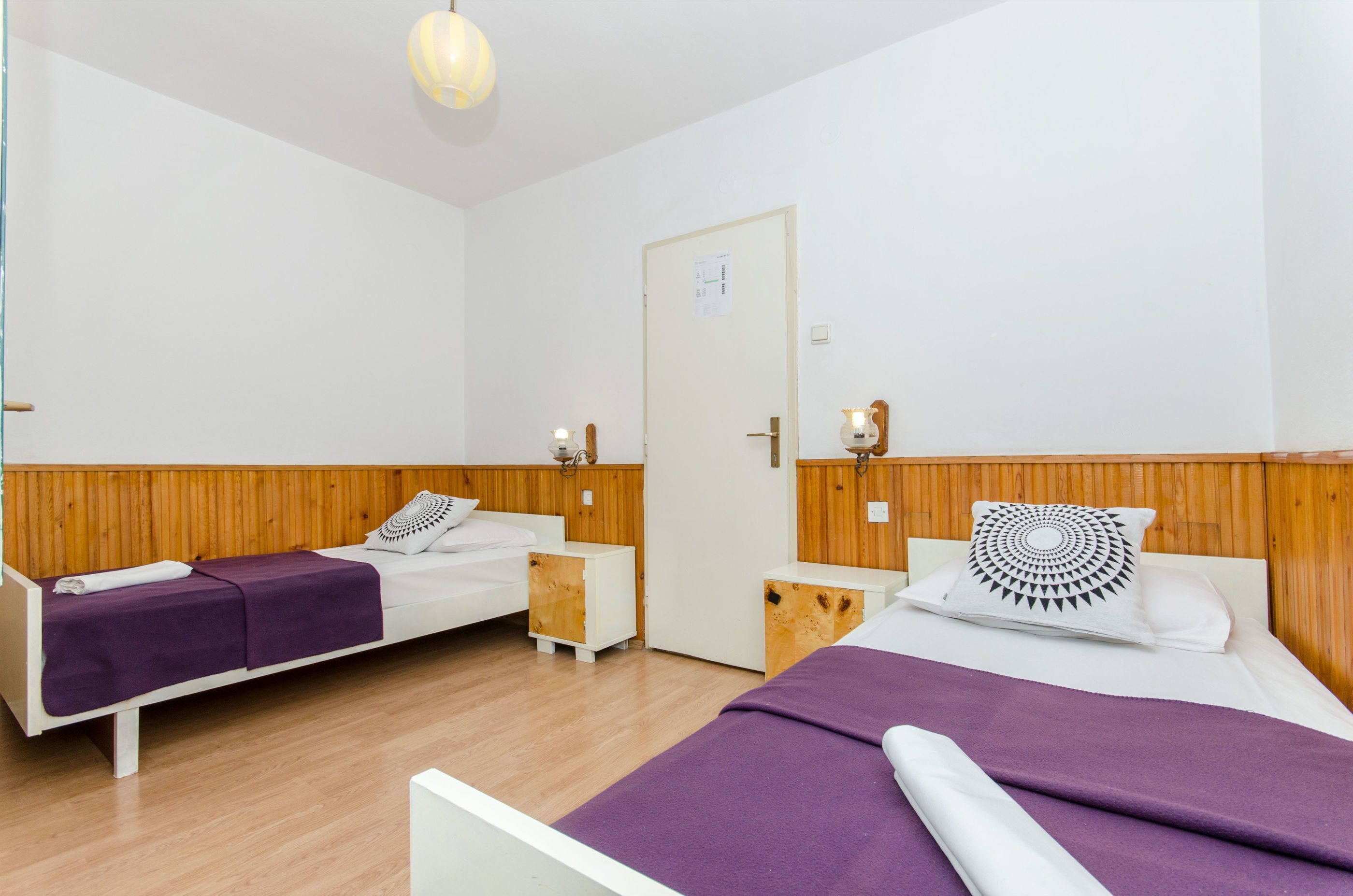 Apartment and Rooms Ivan 45191-A8
