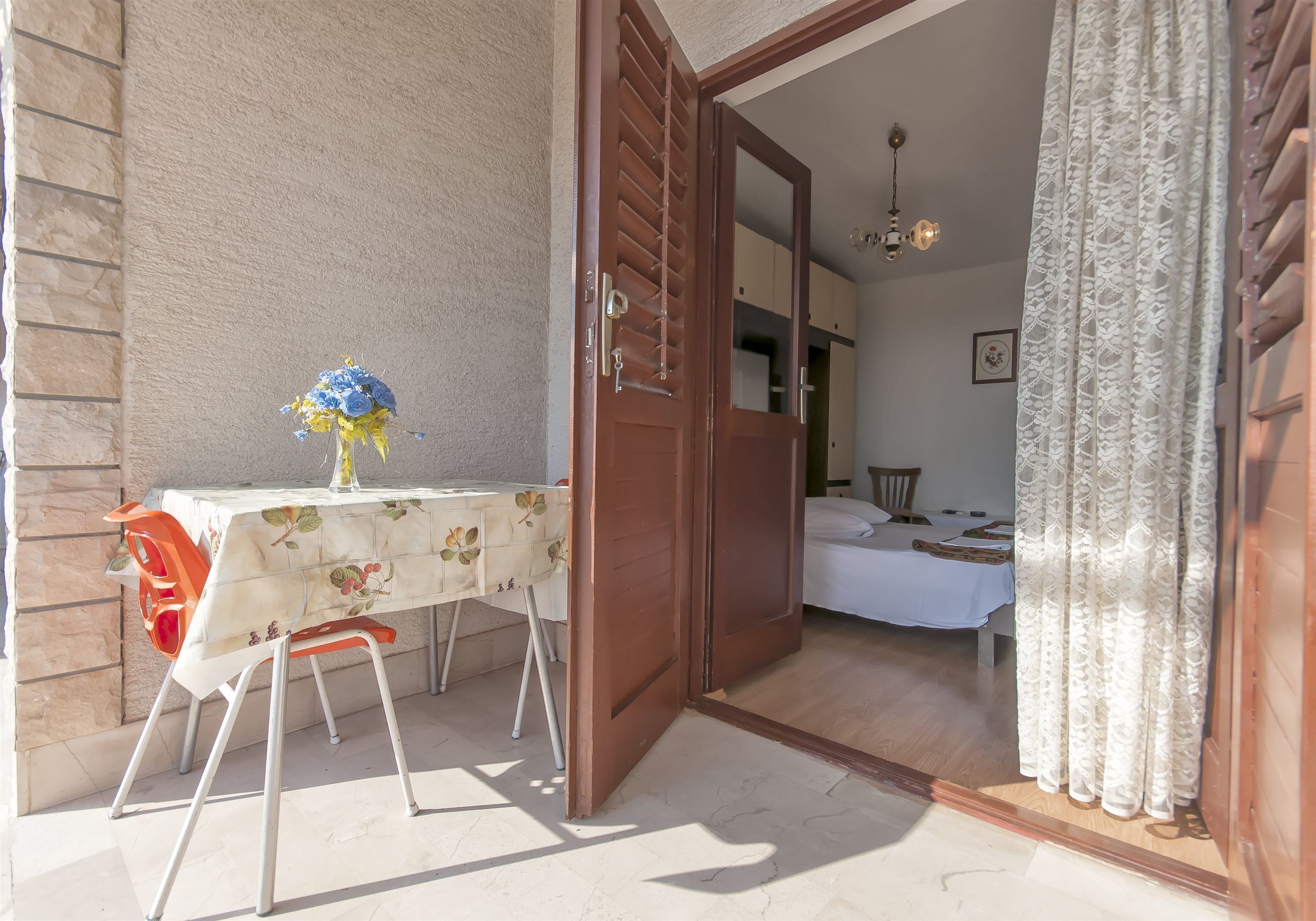 Apartment and Rooms Ivan 45191-S12