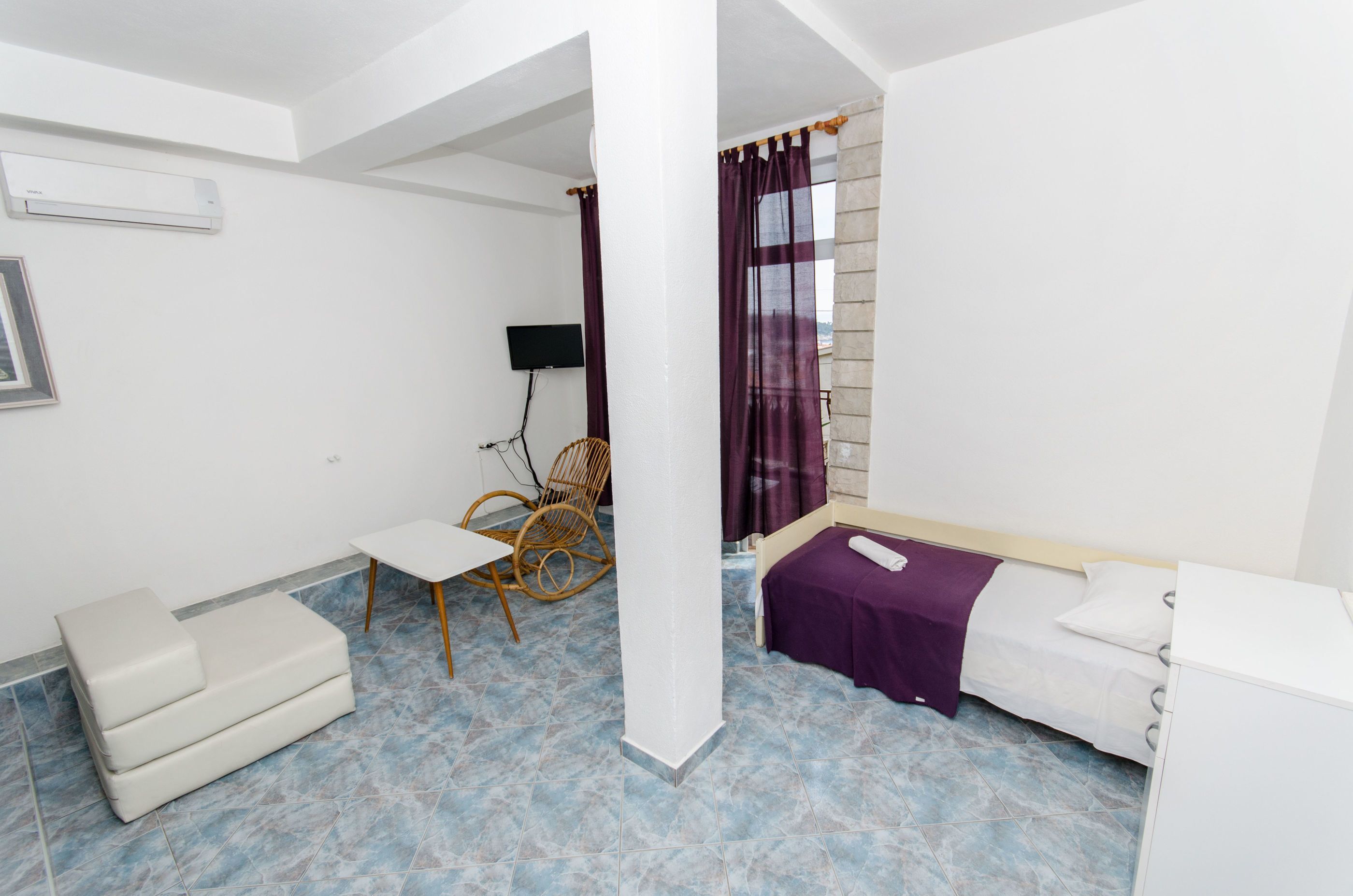 Apartment and Rooms Ivan 45191-A10