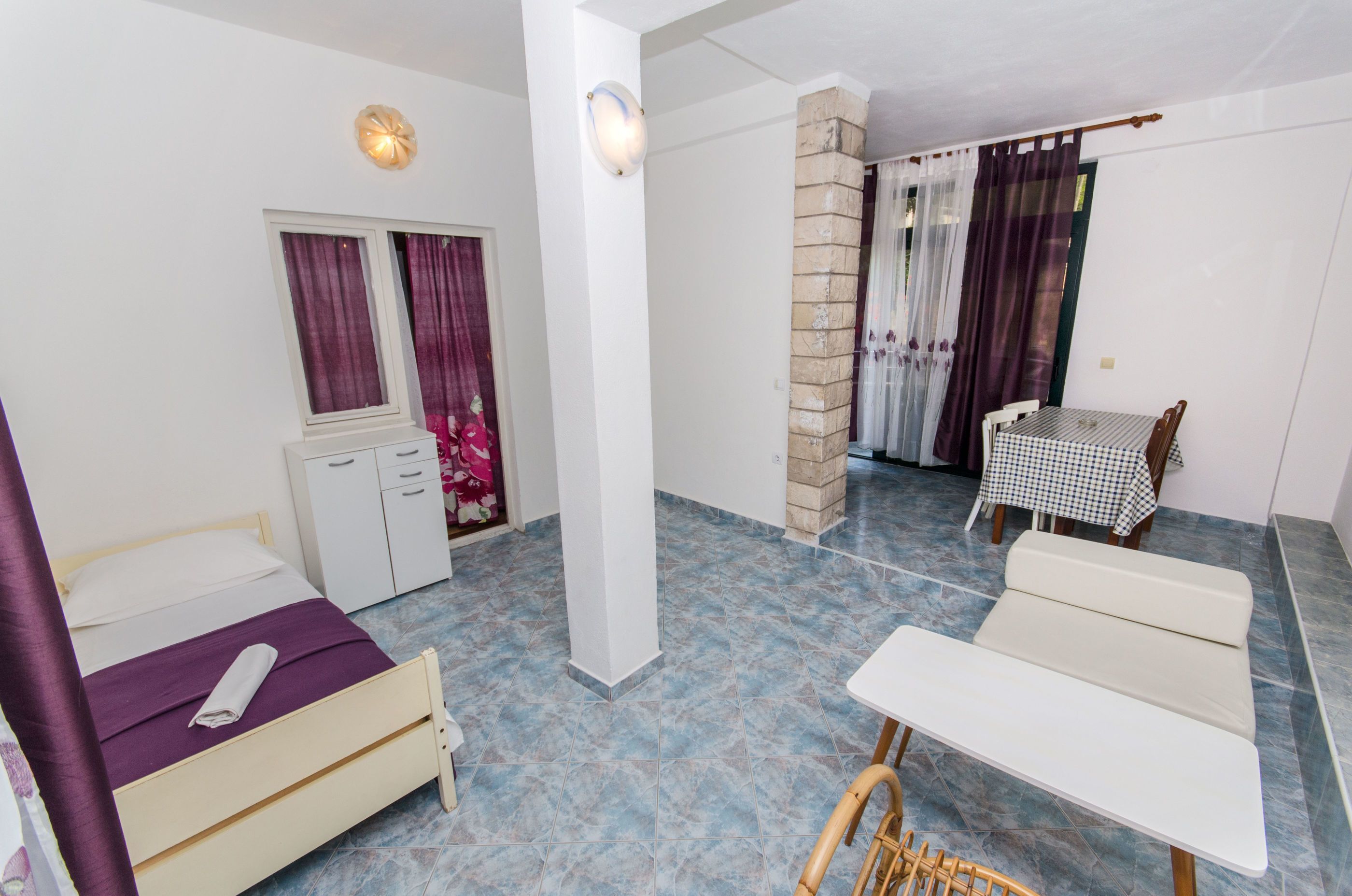 Apartment and Rooms Ivan 45191-A10