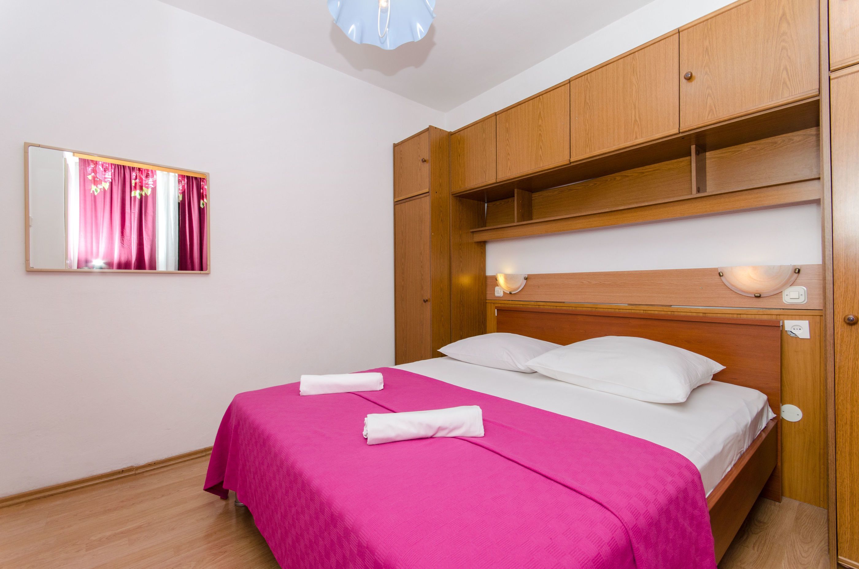 Apartment and Rooms Ivan 45191-A10