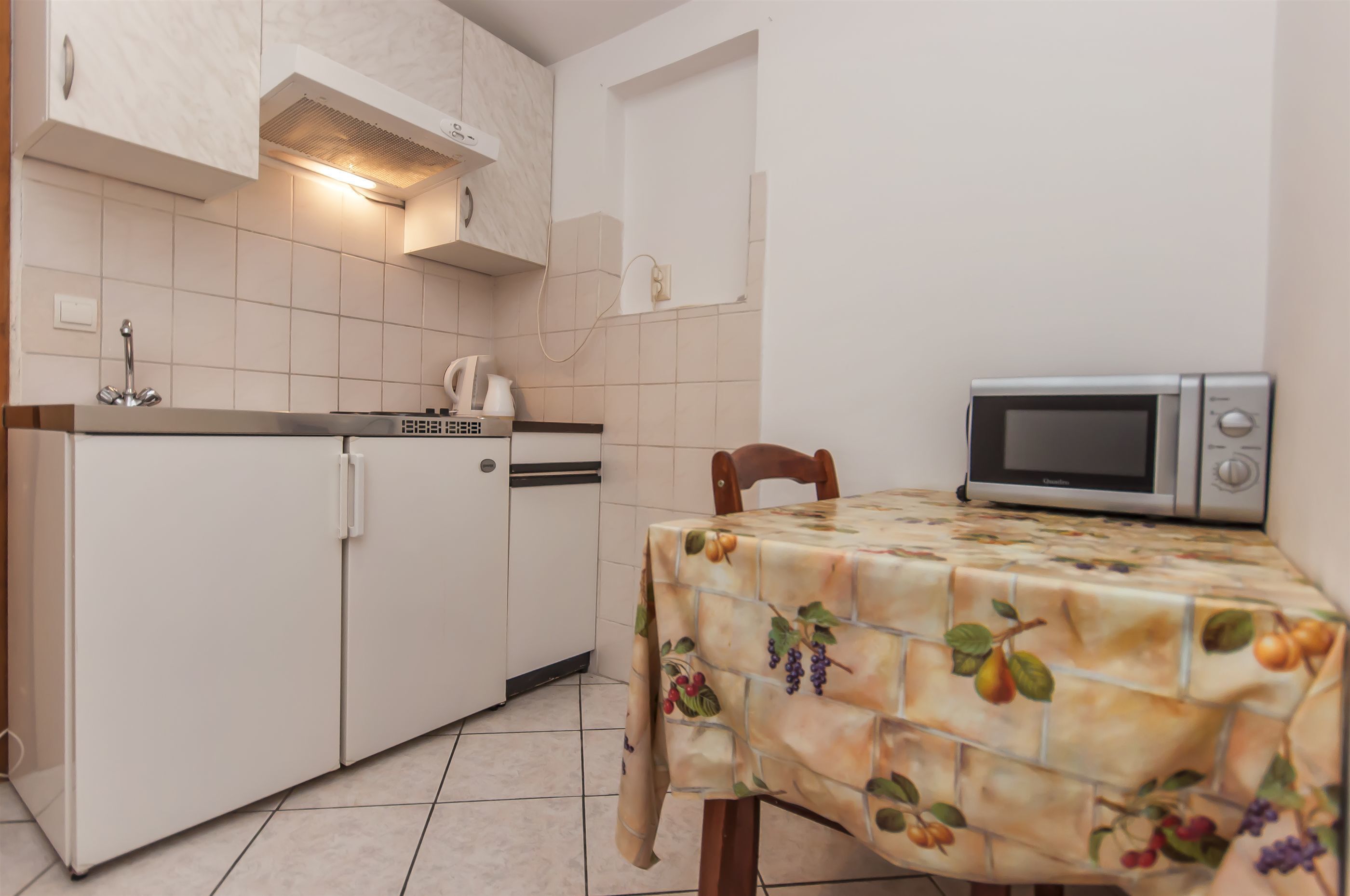 Apartment and Rooms Ivan 45191-A18