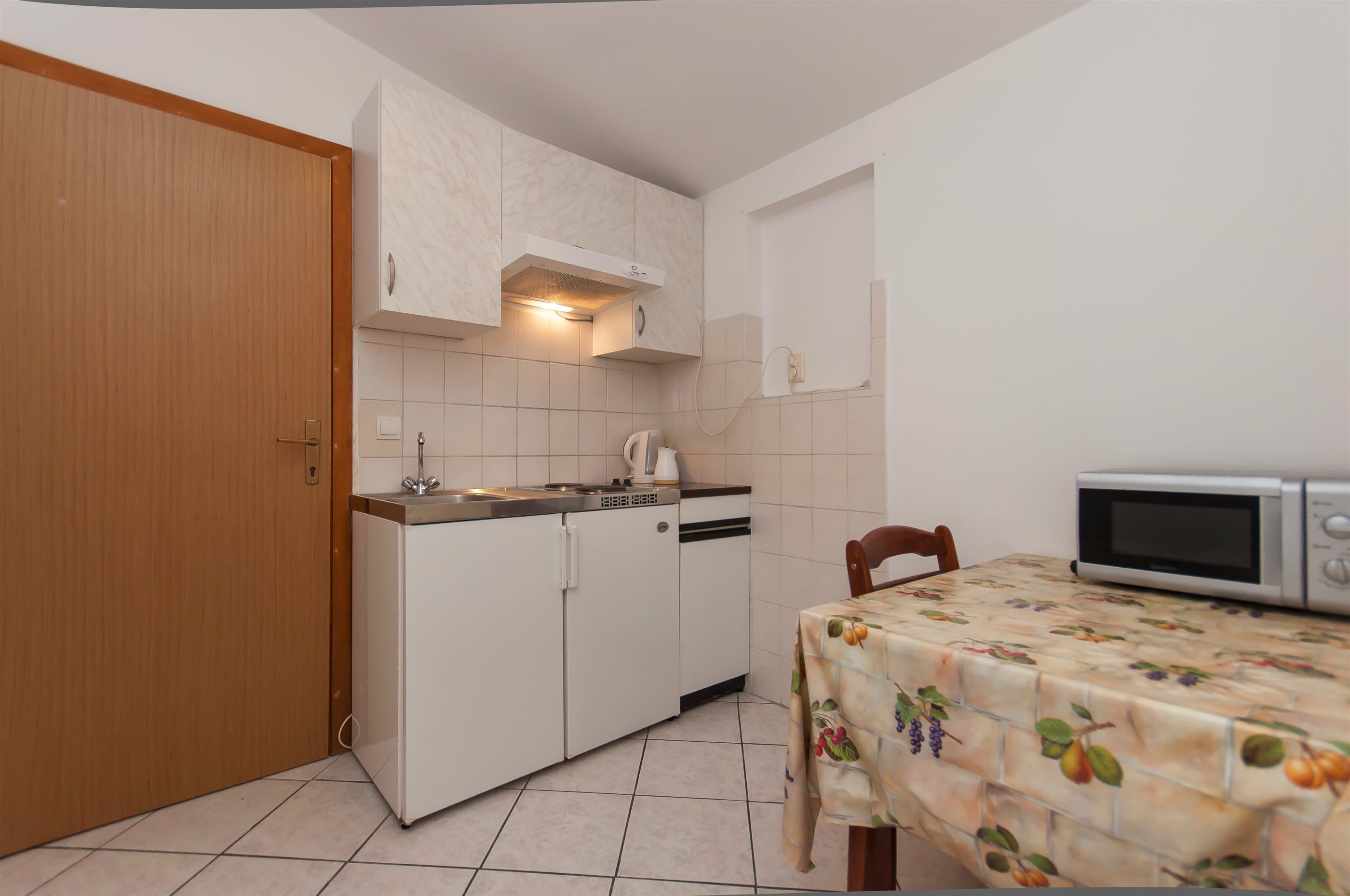 Apartment and Rooms Ivan 45191-A18