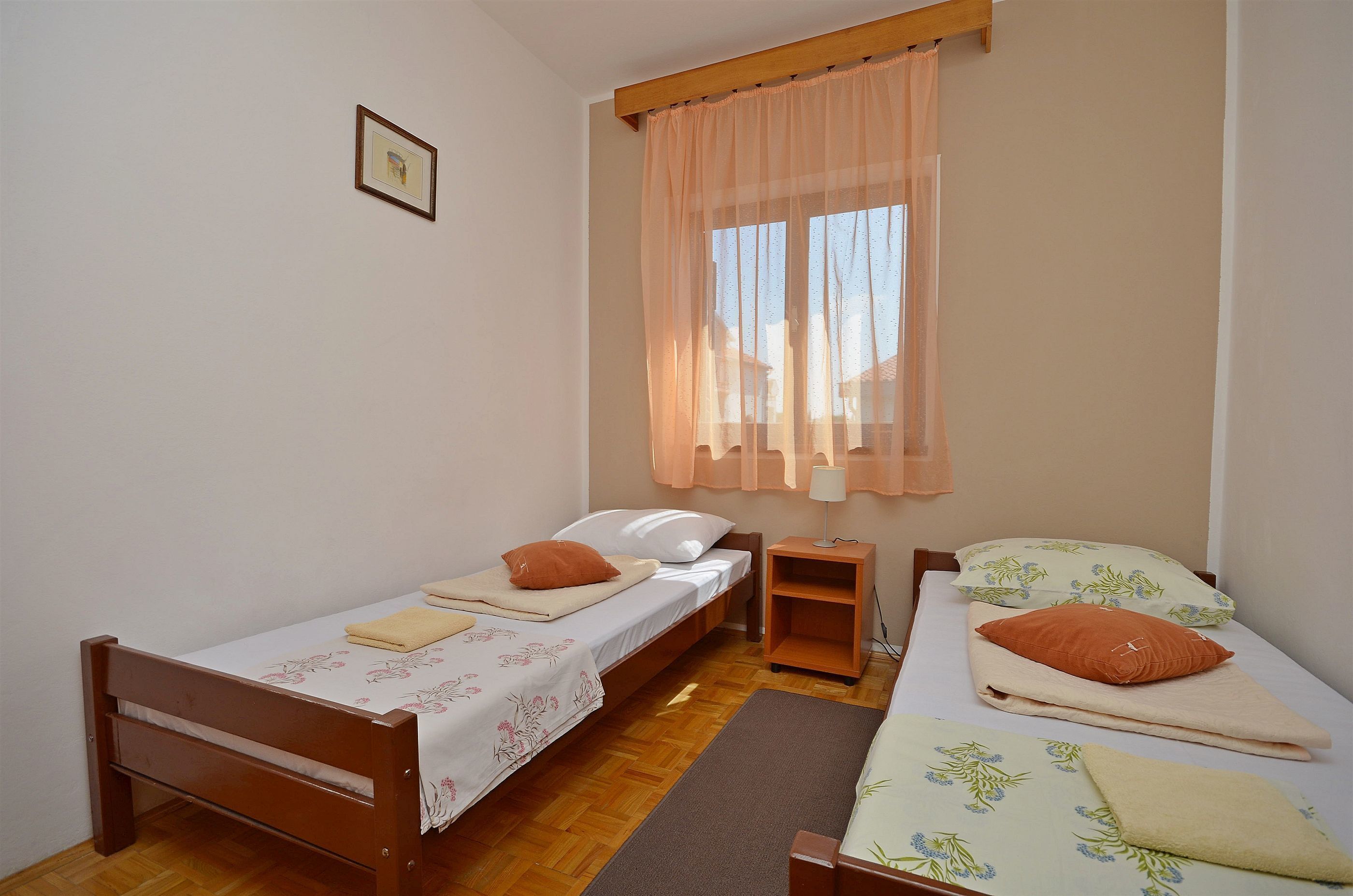 Apartment and Room Ivica 29951-A1
