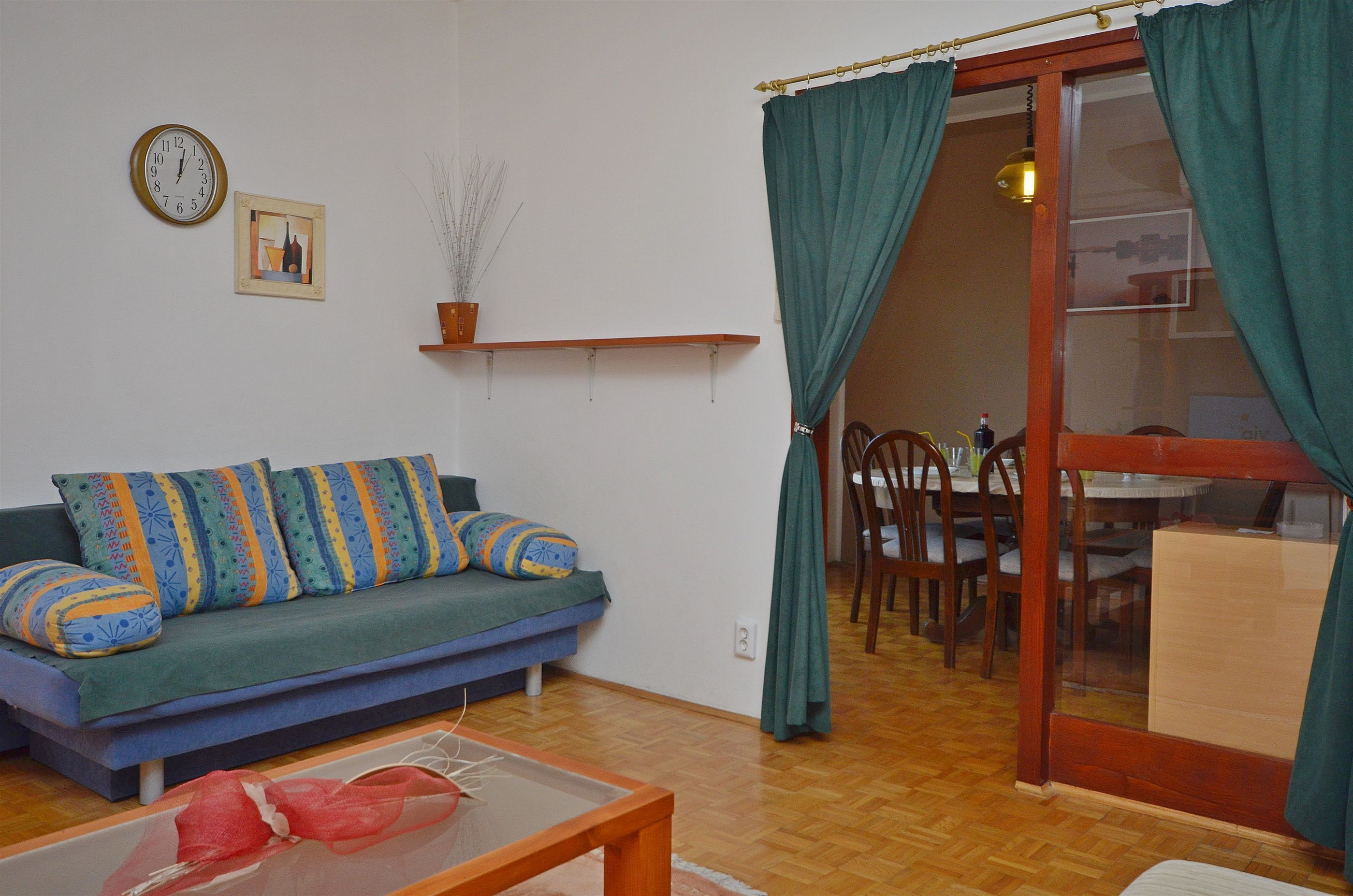 Apartment and Room Ivica 29951-A1