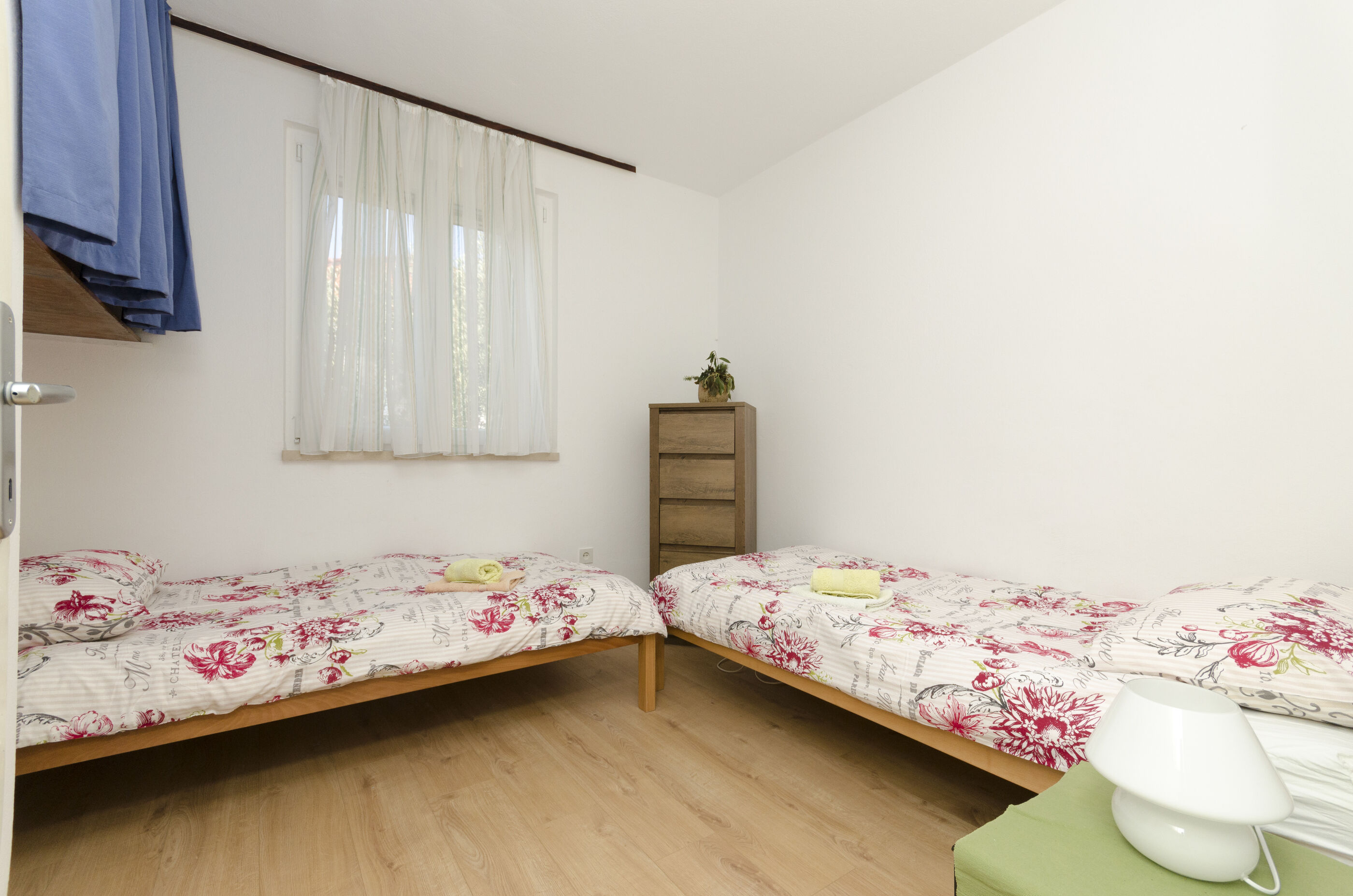 House Bojan 42871-K1