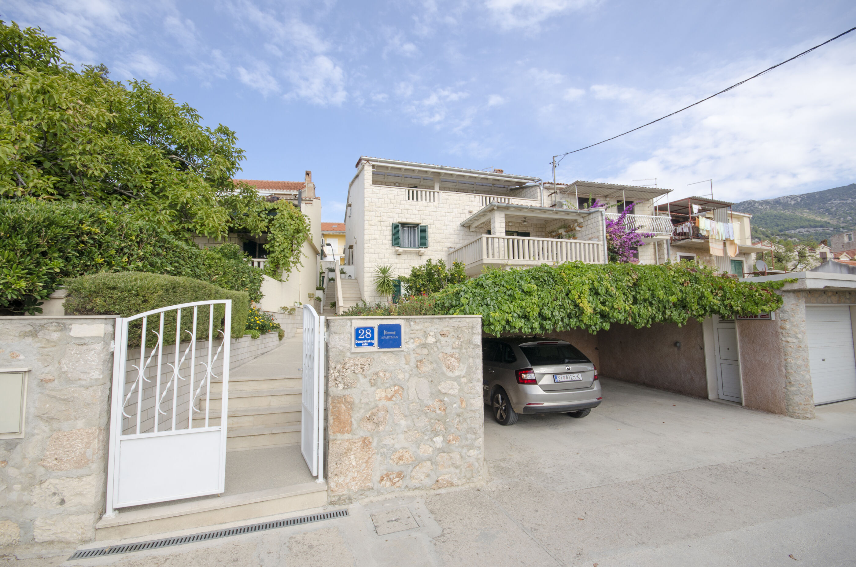 Apartments Klisović 32591-A1