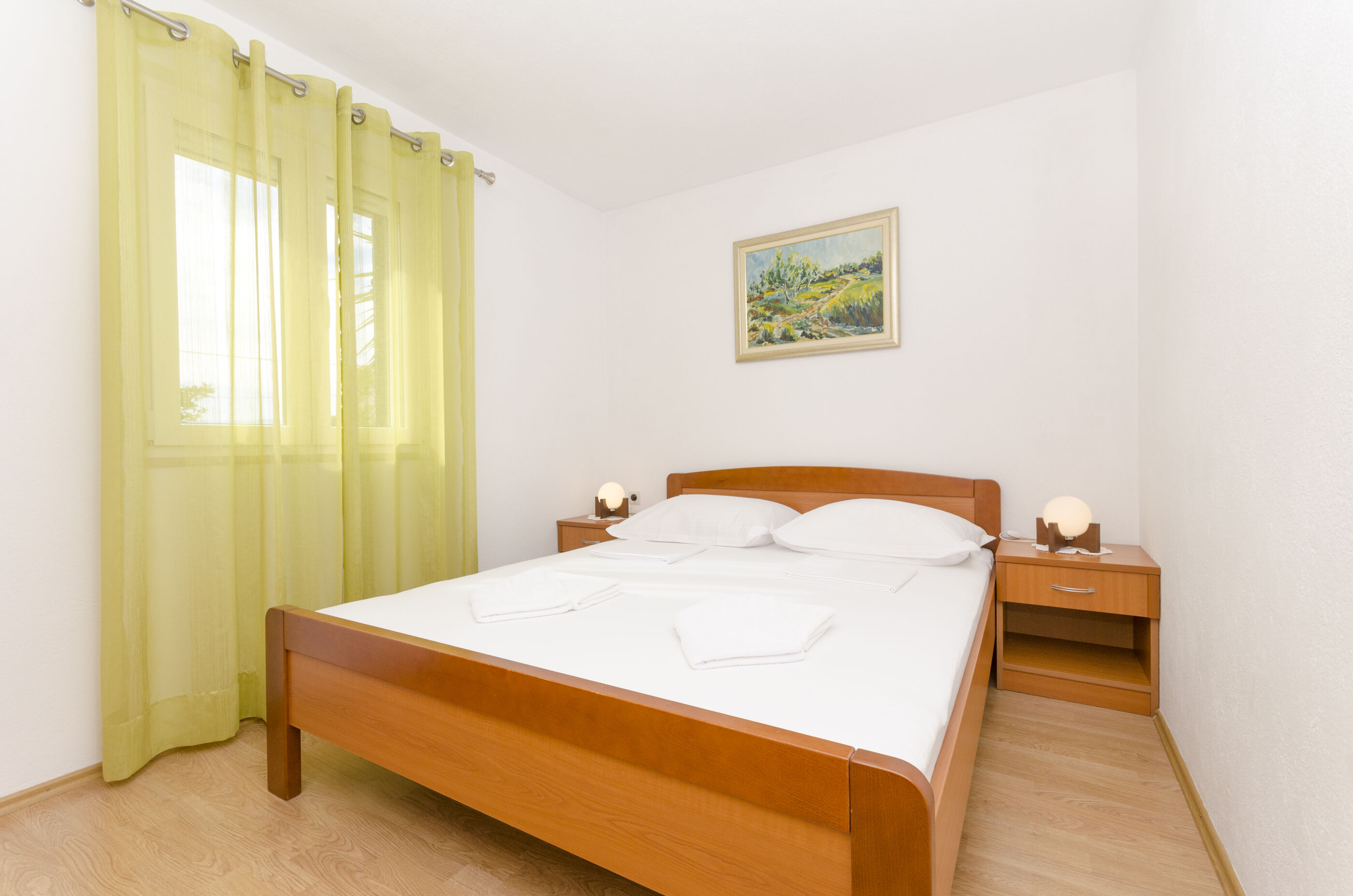Apartments Klisović 32591-A1