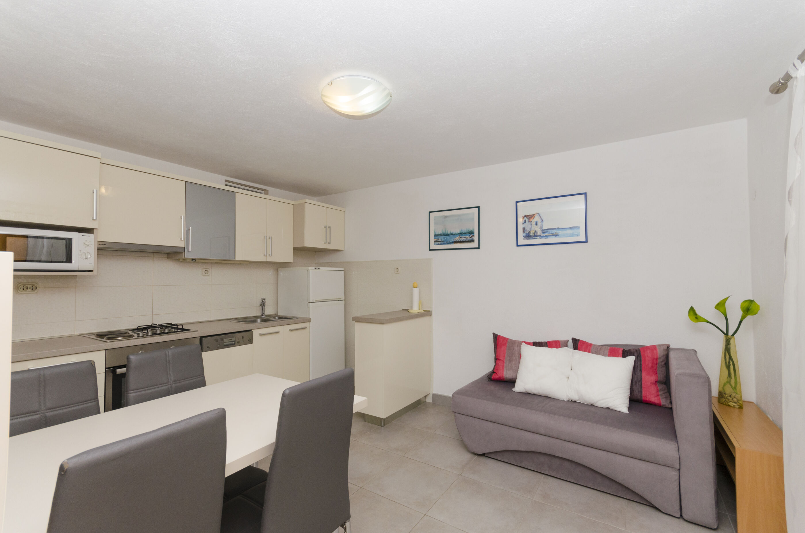 Apartments Klisović 32591-A1