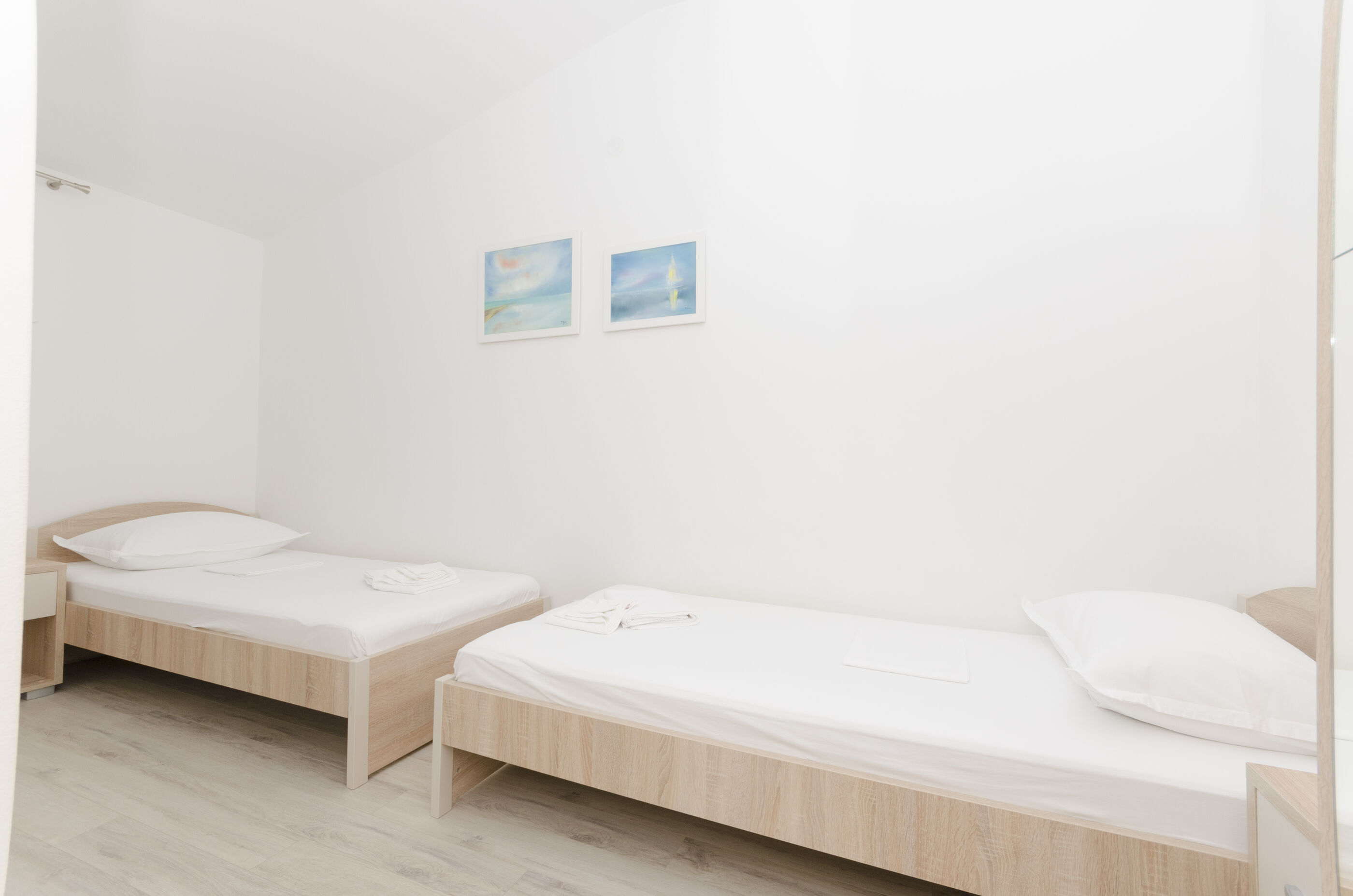 Apartments Klisović 32591-A2