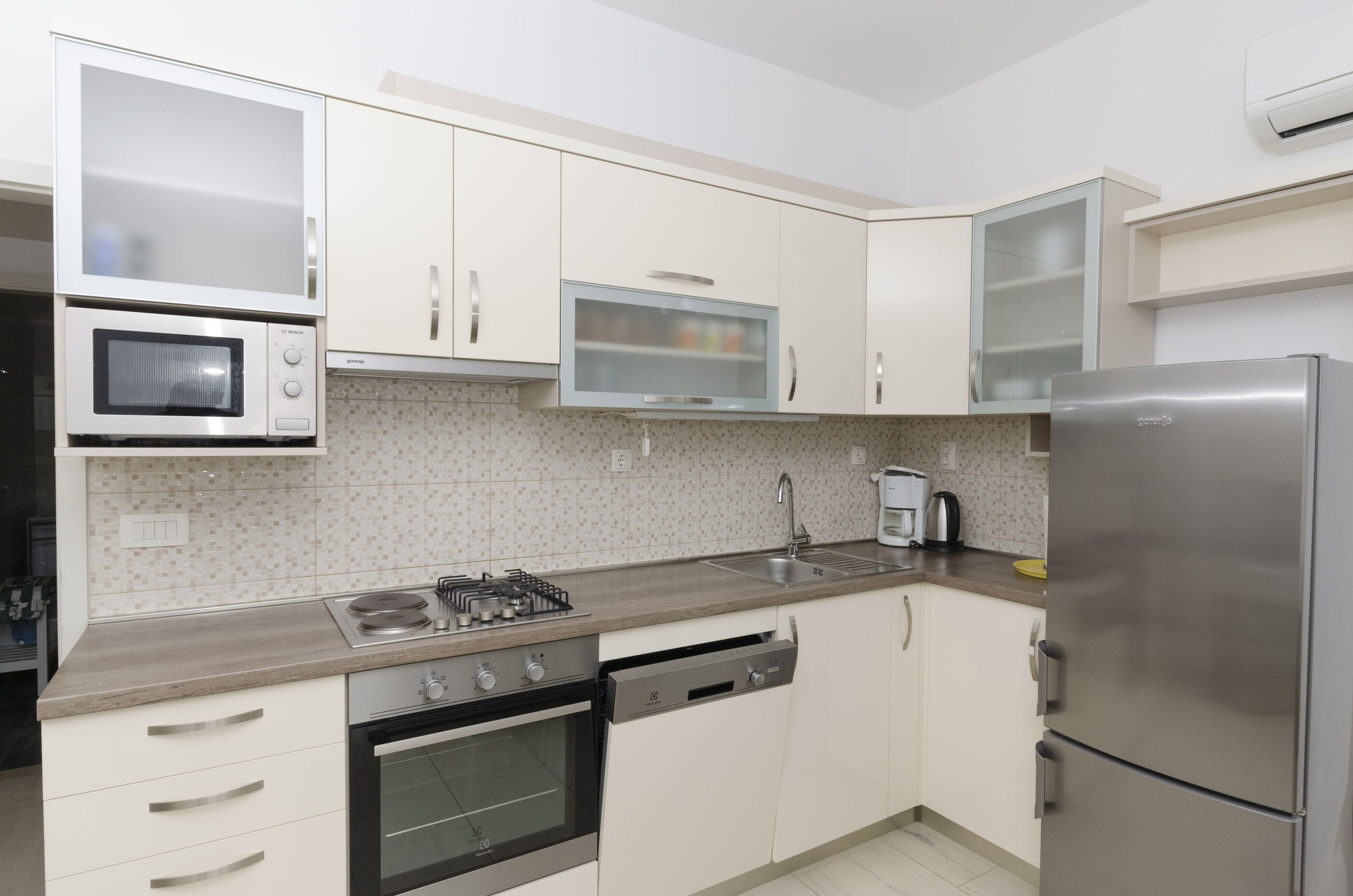 Apartments Klisović 32591-A2