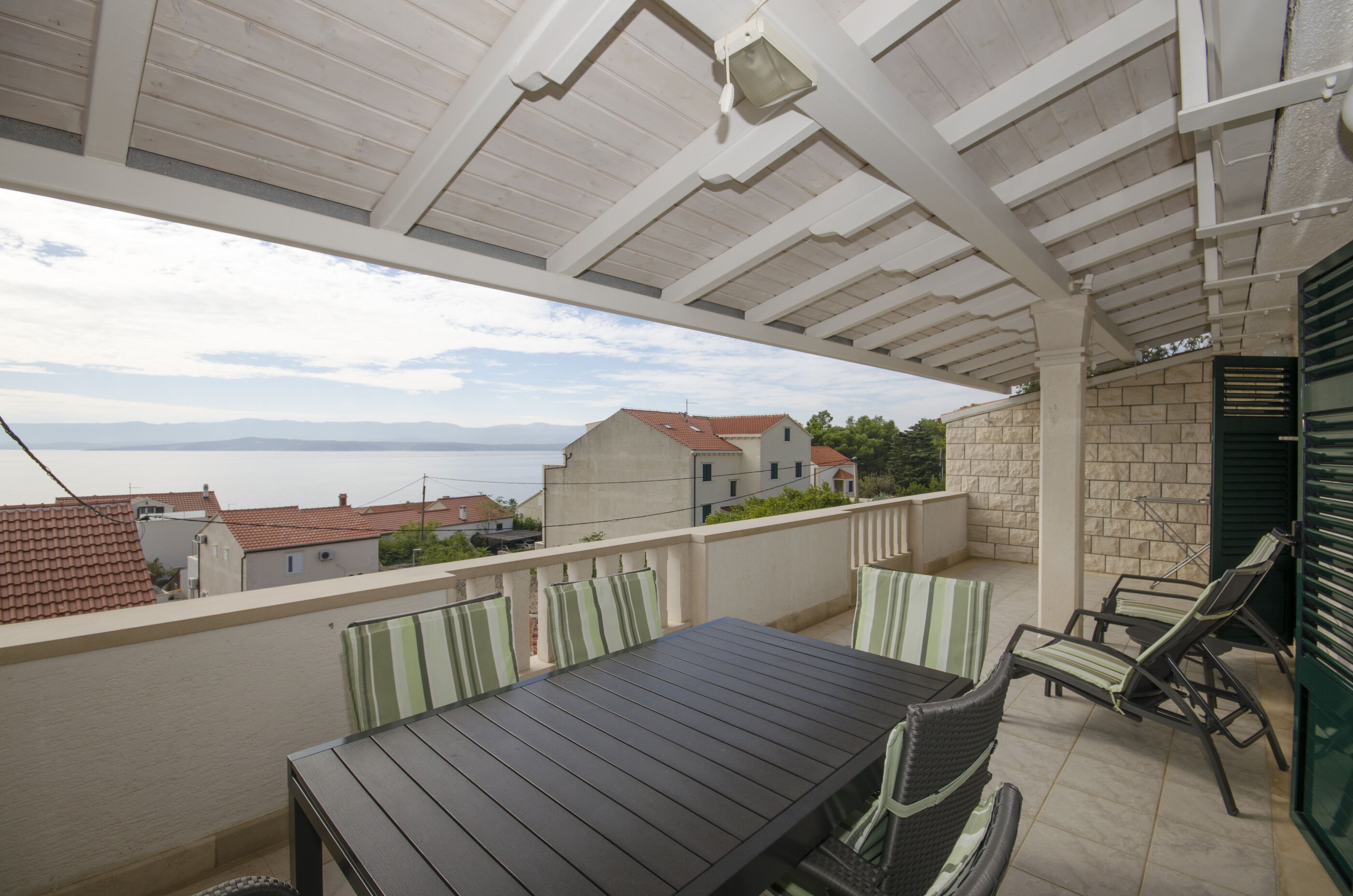 Apartments Klisović 32591-A2