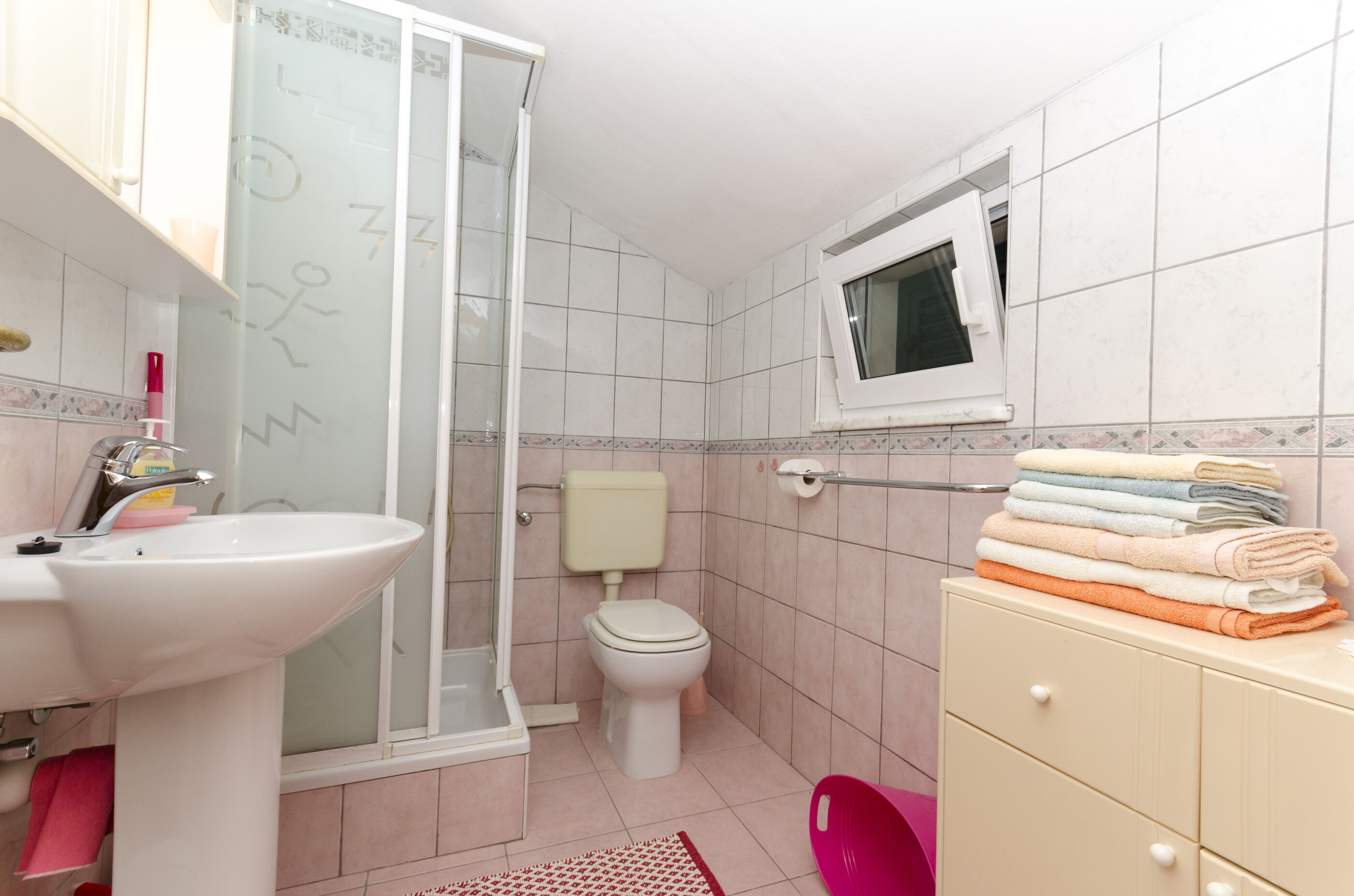 Apartment and Rooms Mate 38551-S1