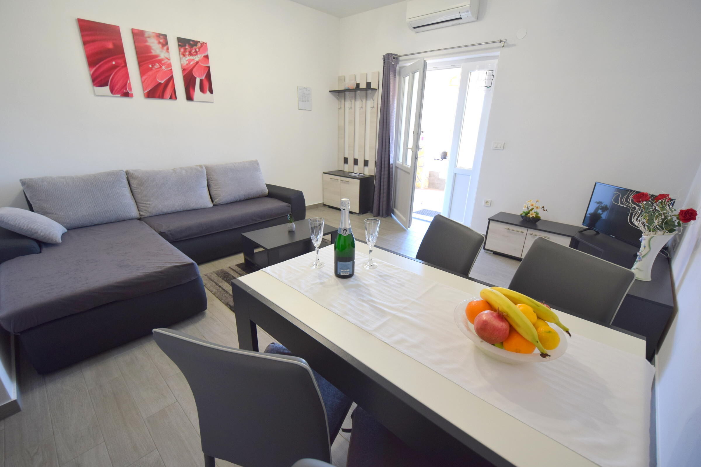 Apartments Mladenka 62176-A5