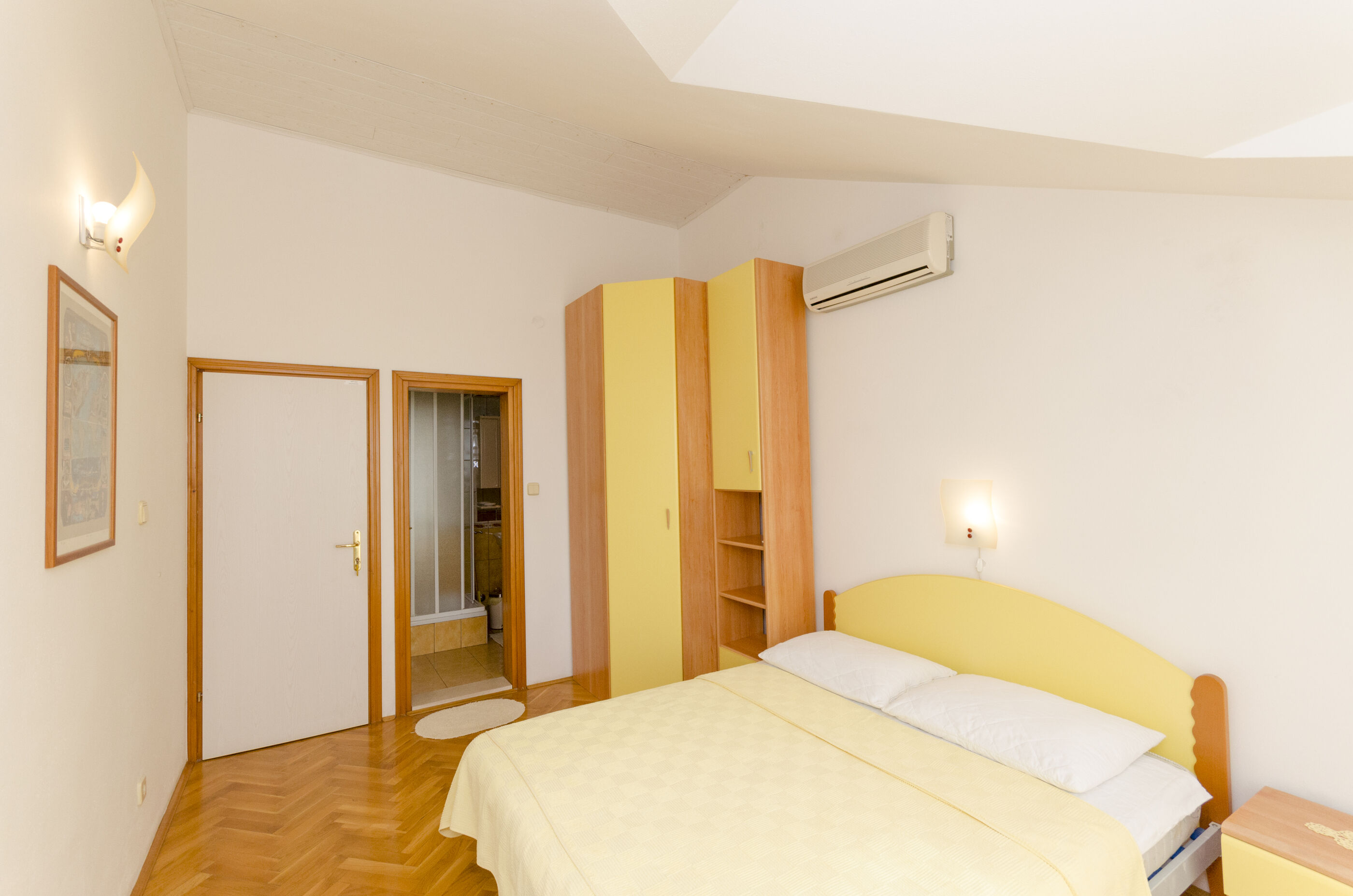 Apartment and Rooms Mate 38551-S2